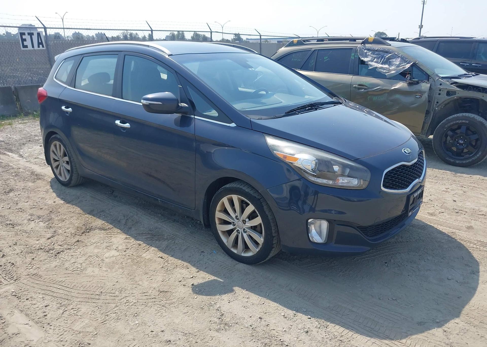 2015 KIA RONDO