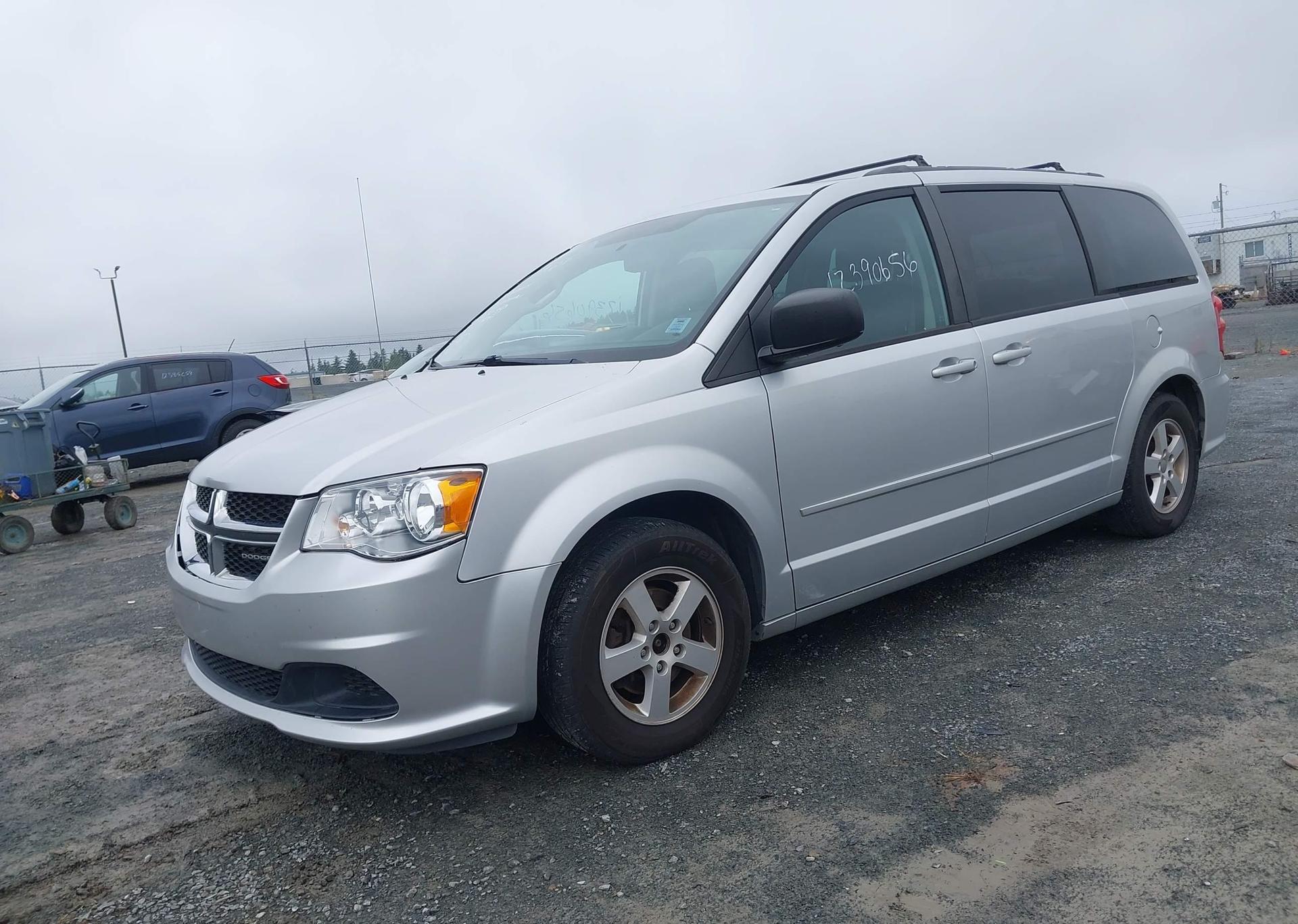 2011 DODGE GRAND CARAVAN SE