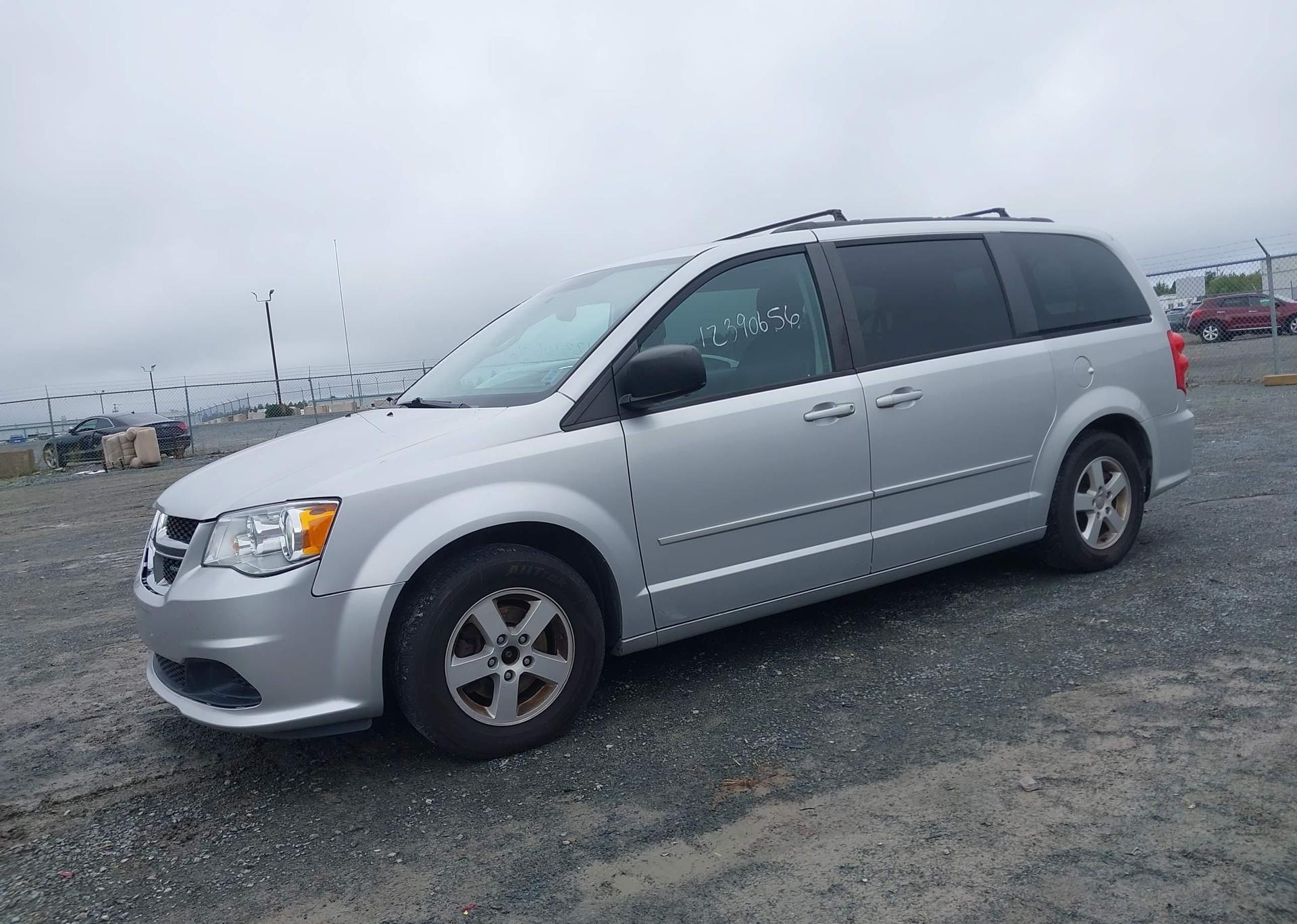 2011 DODGE GRAND CARAVAN SE