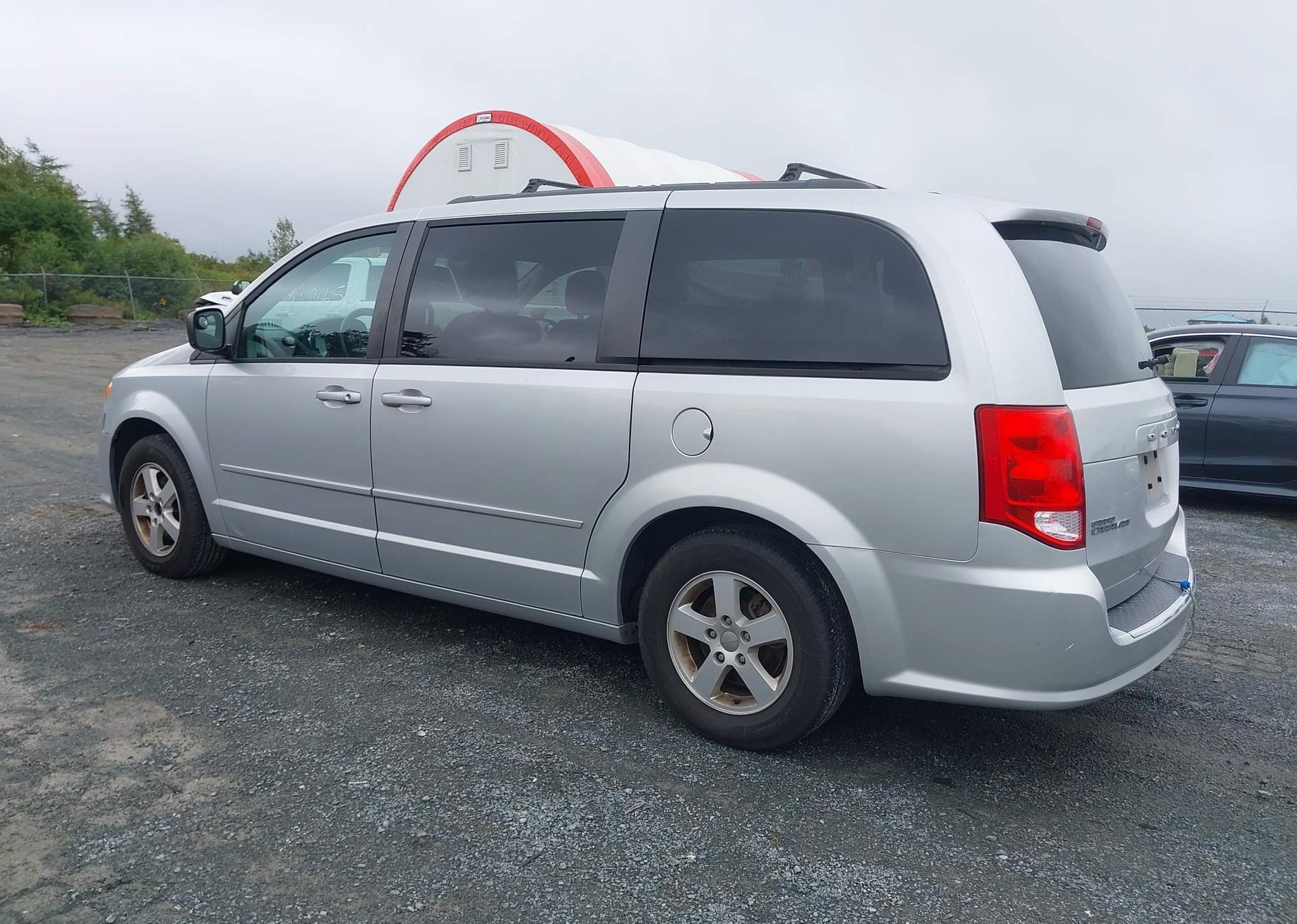 2011 DODGE GRAND CARAVAN SE