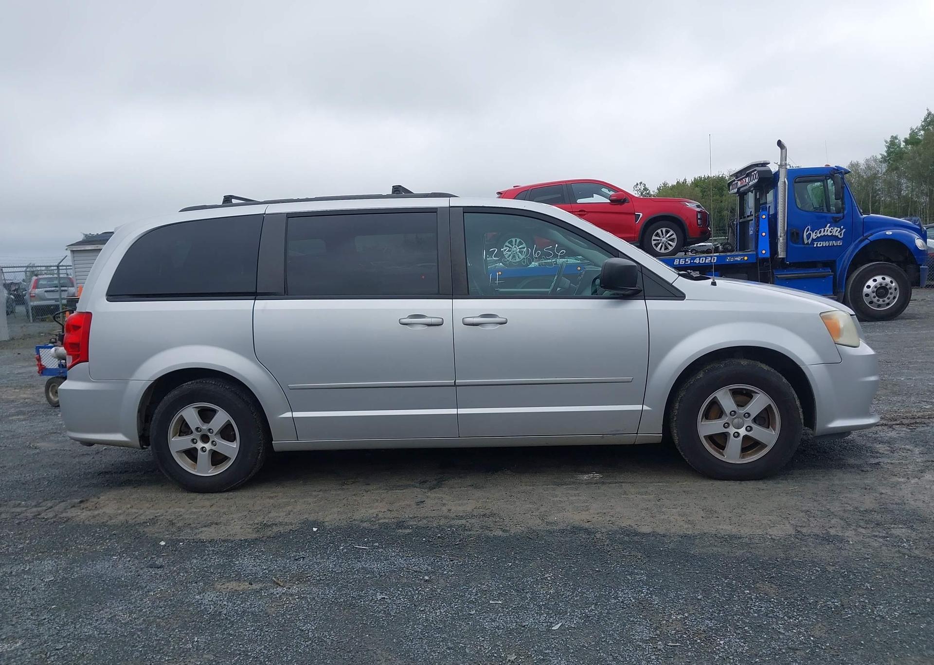 2011 DODGE GRAND CARAVAN SE