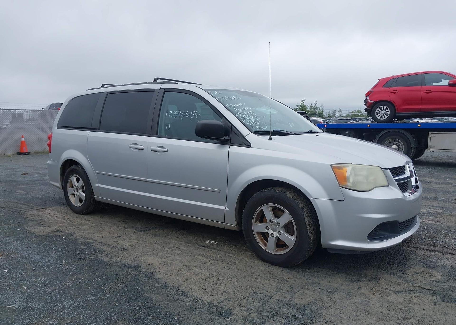 2011 DODGE GRAND CARAVAN SE