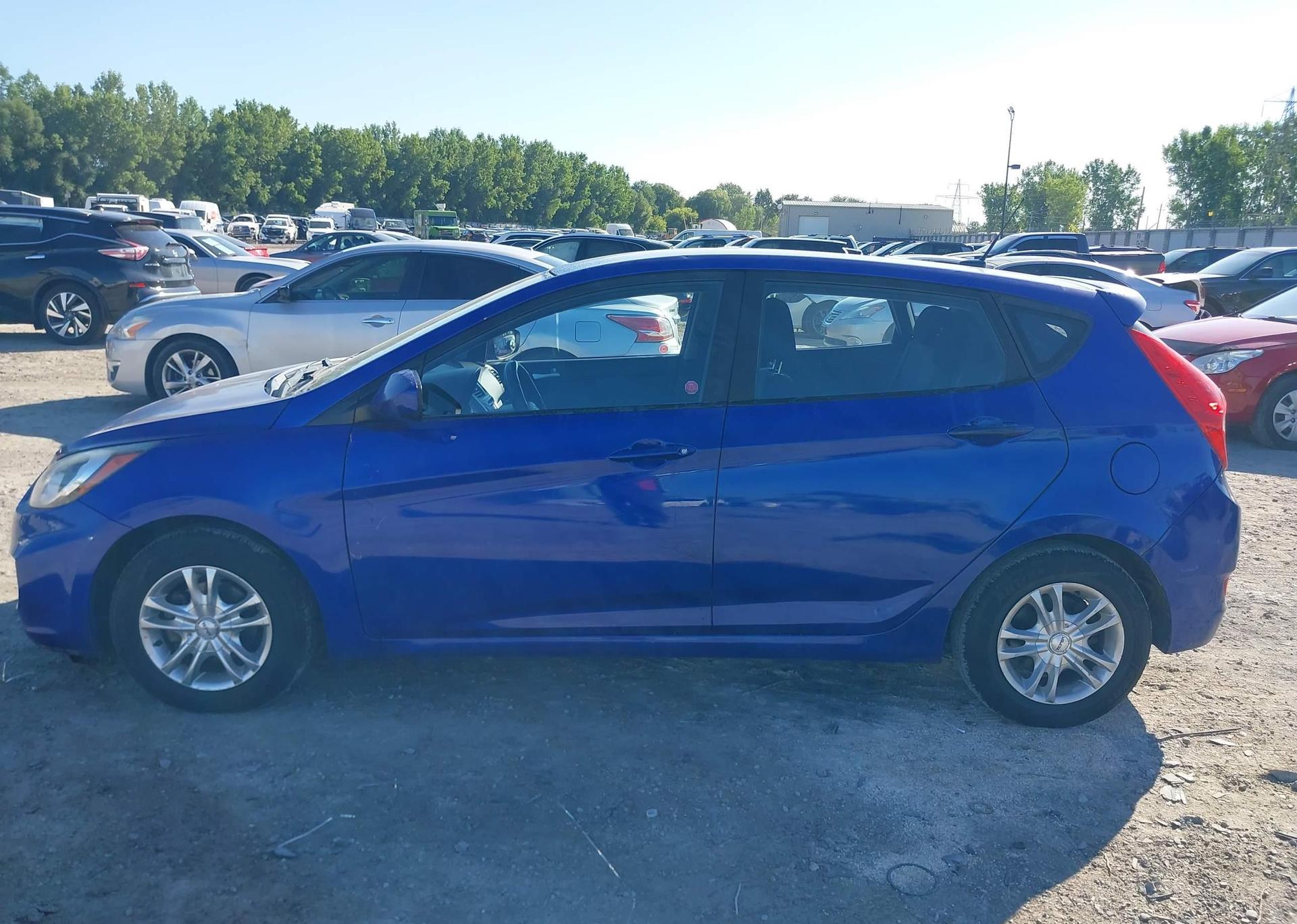 2013 HYUNDAI ACCENT GL