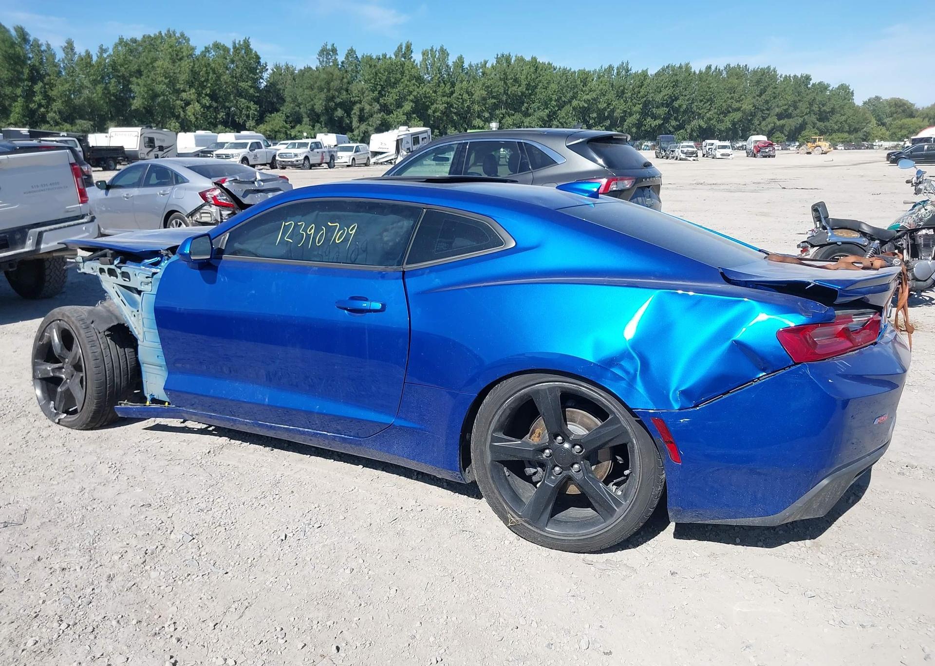 2017 CHEVROLET CAMARO 1LT
