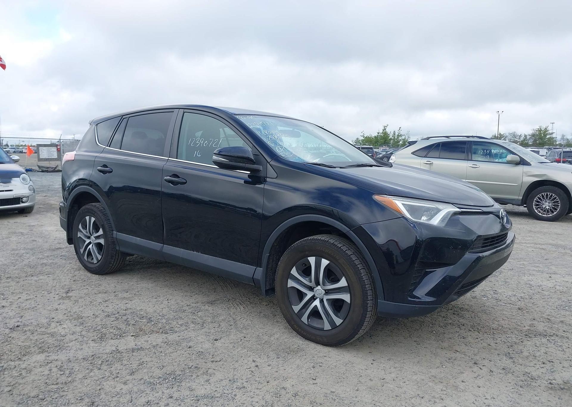 2016 TOYOTA RAV4 LE