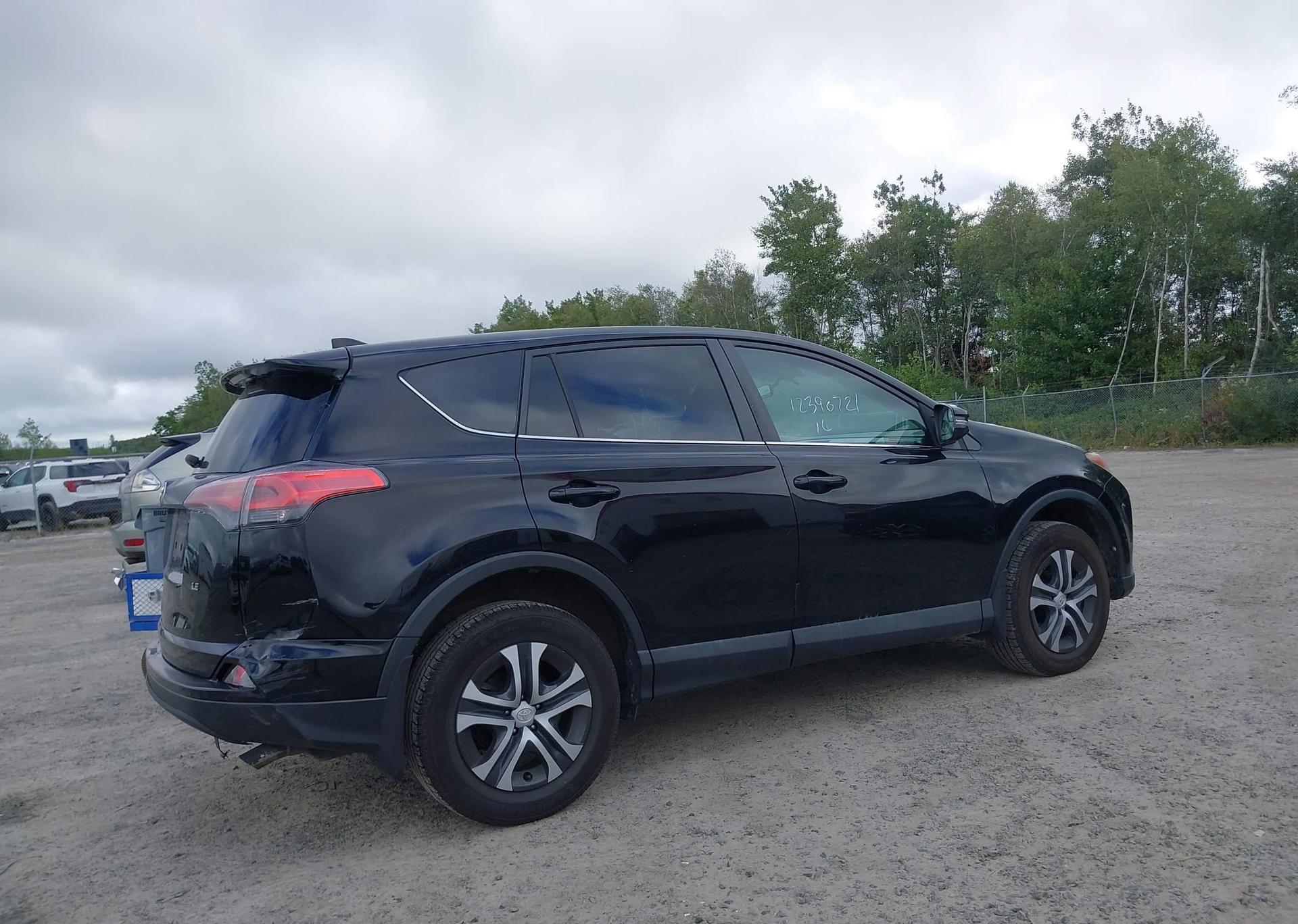 2016 TOYOTA RAV4 LE