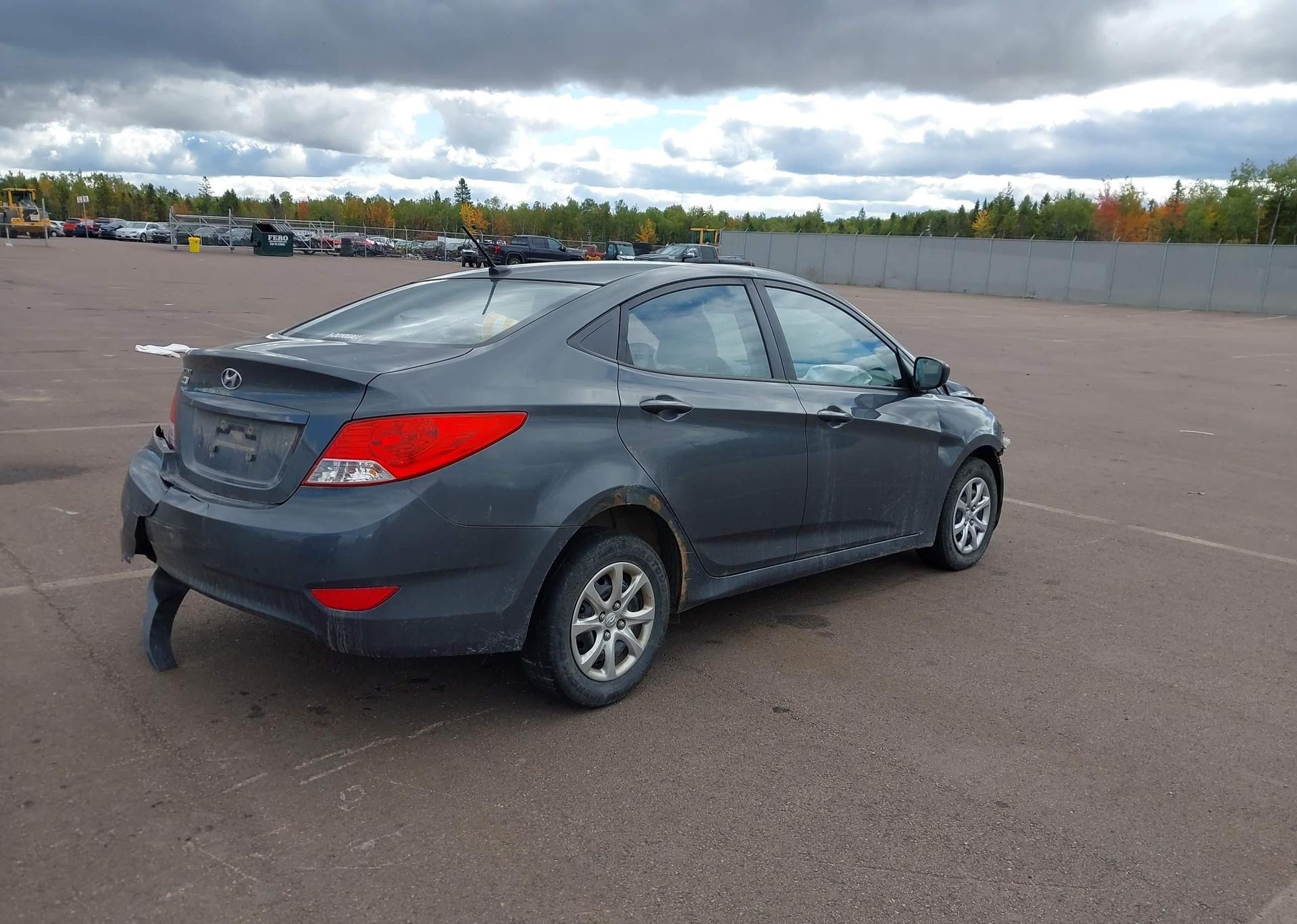 2013 HYUNDAI ACCENT GLS