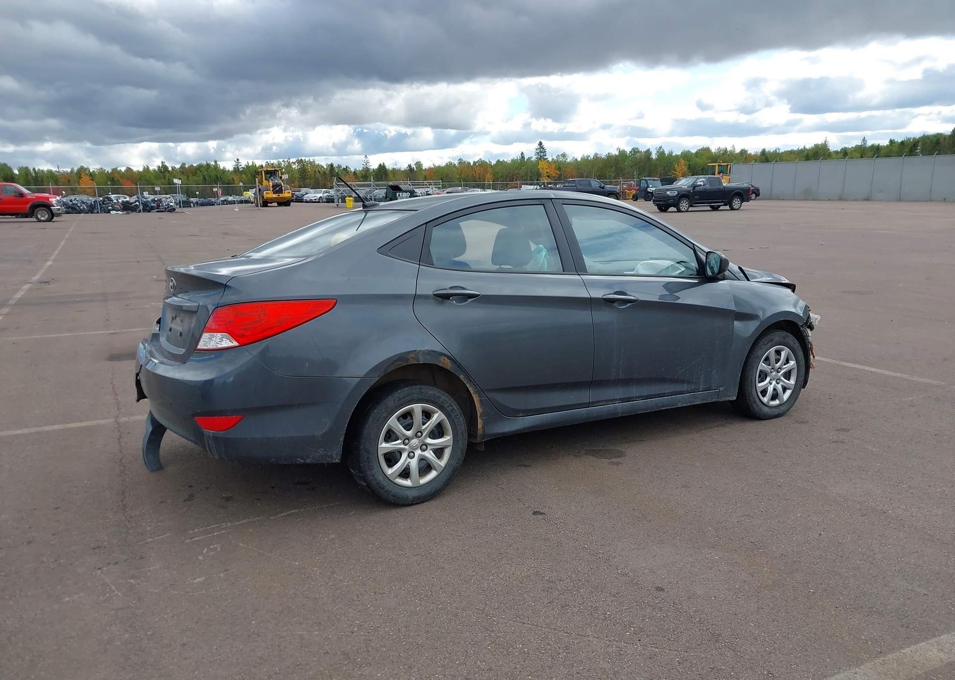 2013 HYUNDAI ACCENT GLS