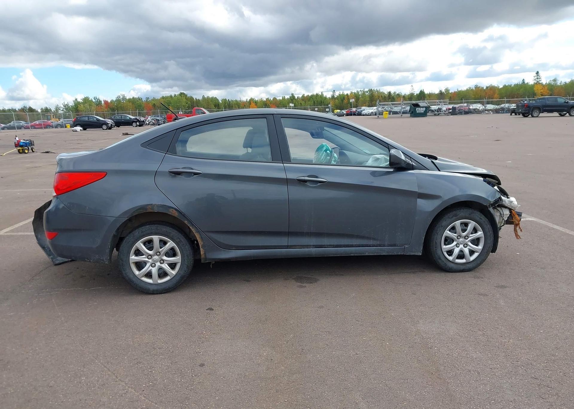 2013 HYUNDAI ACCENT GLS