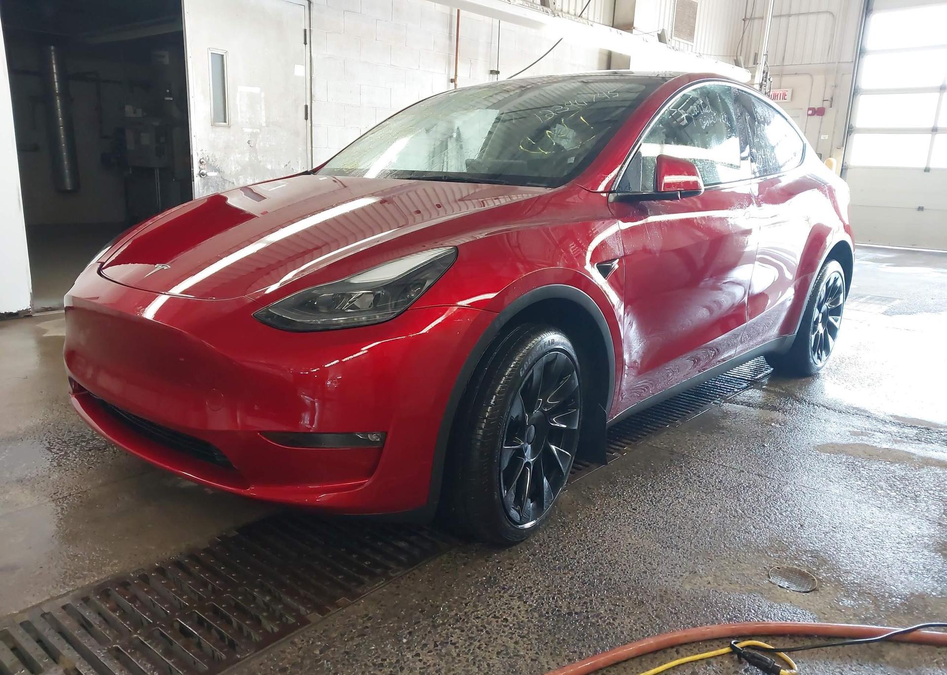 2024 TESLA MODEL Y