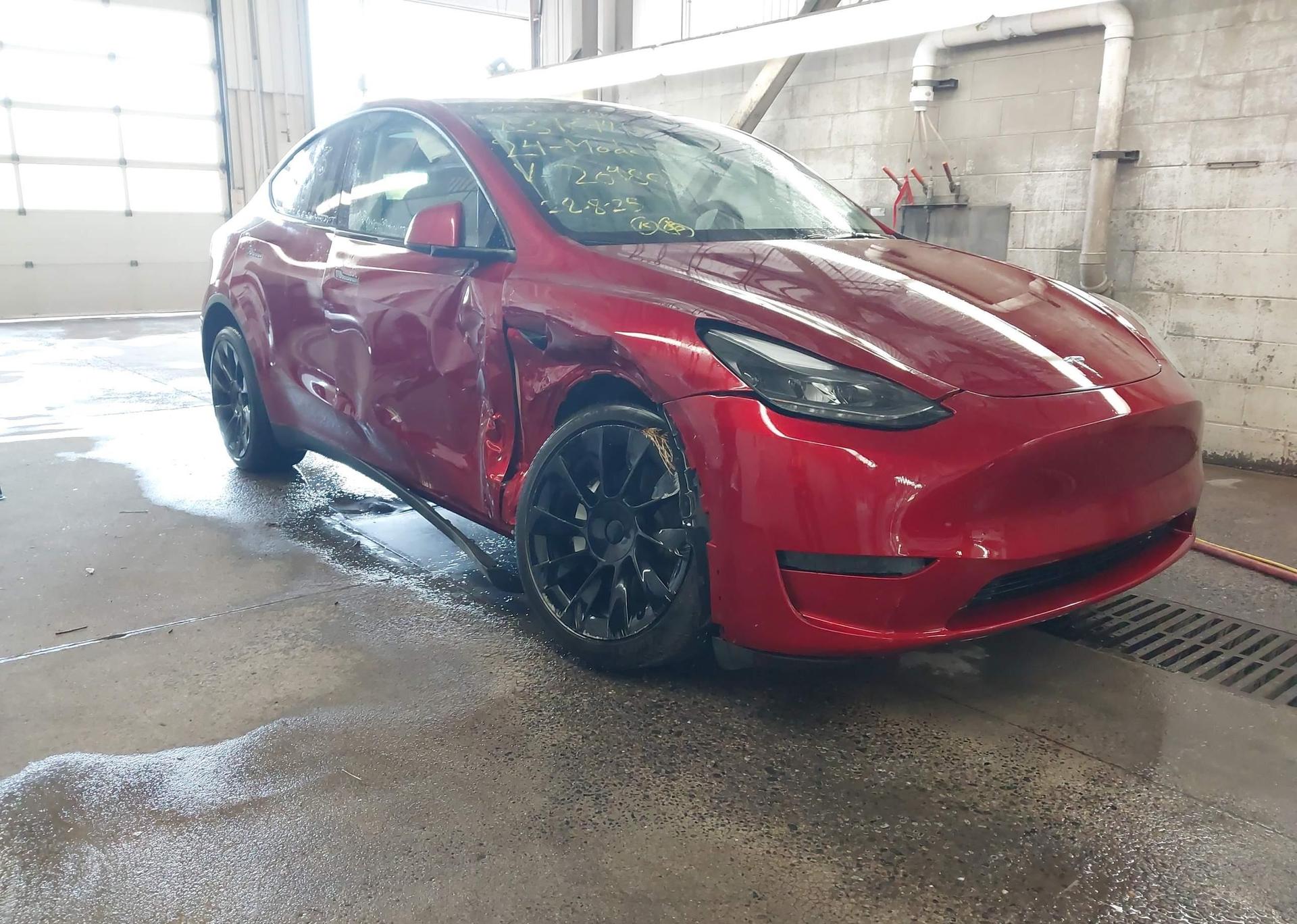 2024 TESLA MODEL Y