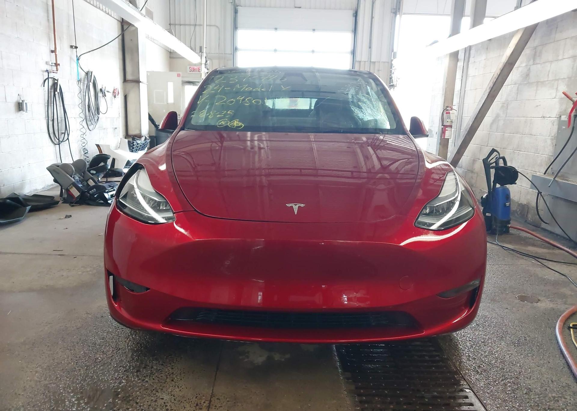 2024 TESLA MODEL Y
