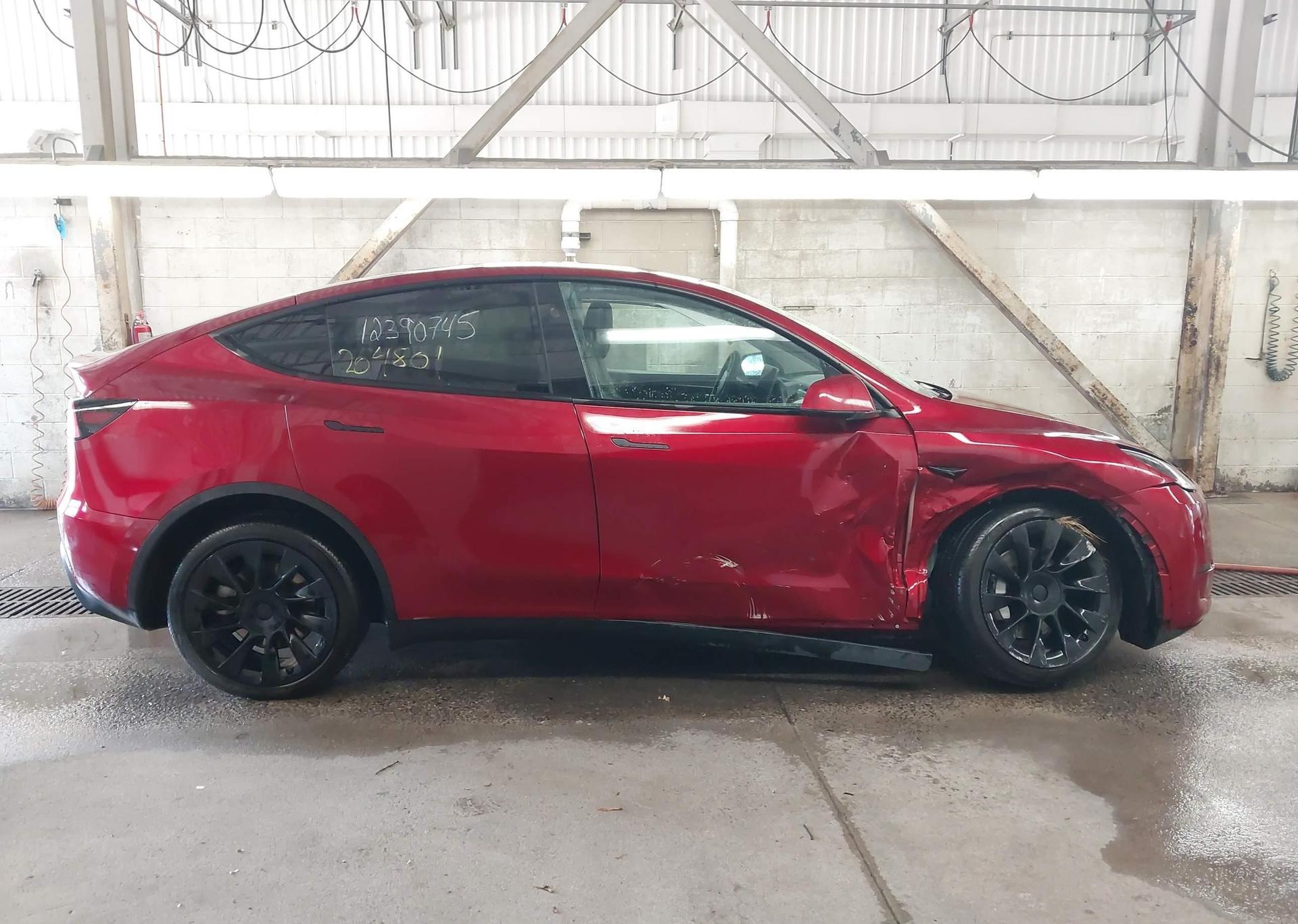 2024 TESLA MODEL Y