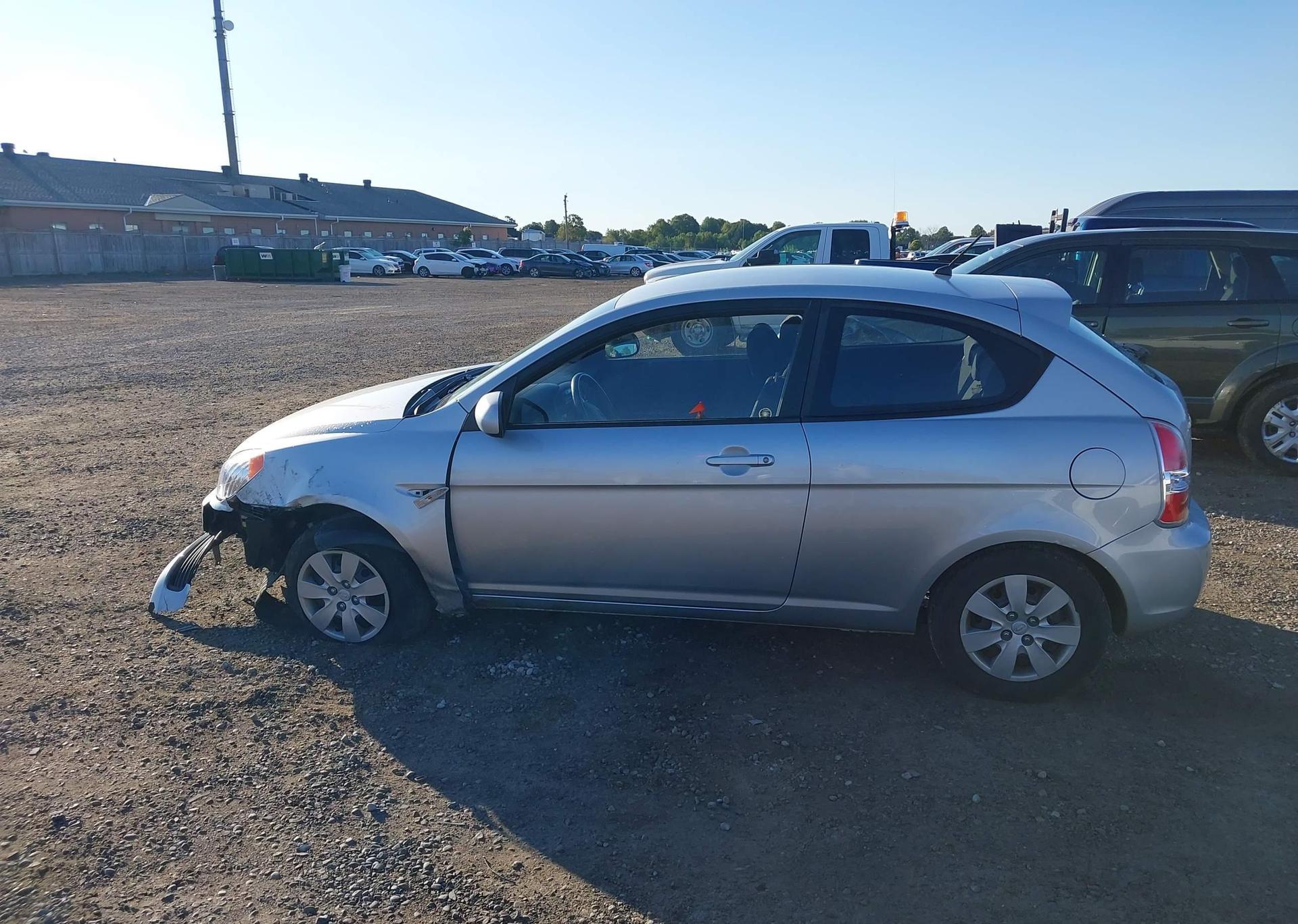 2011 HYUNDAI ACCENT