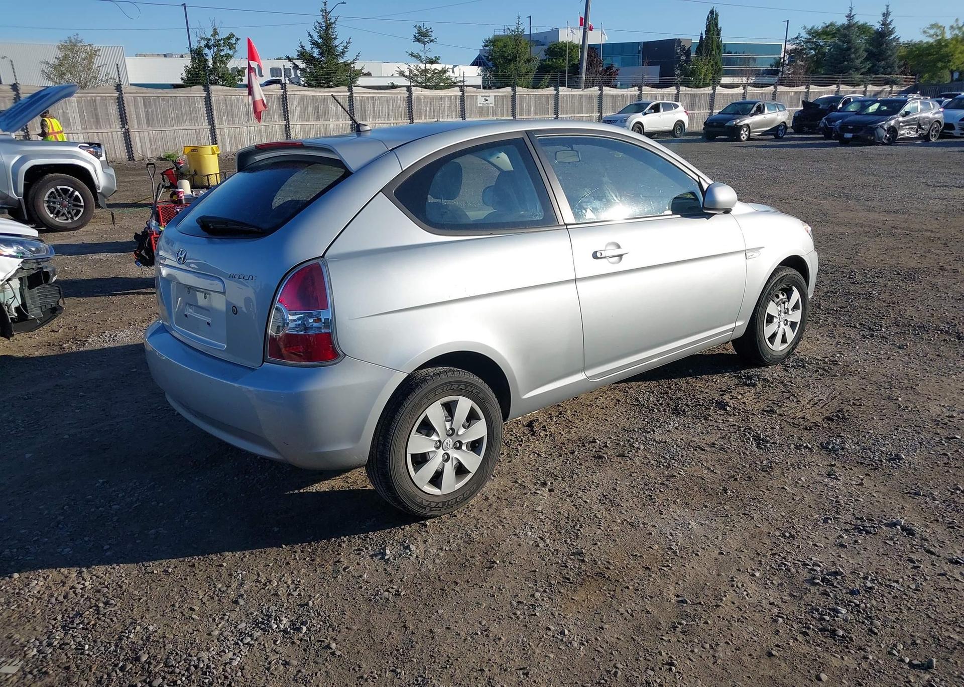 2011 HYUNDAI ACCENT