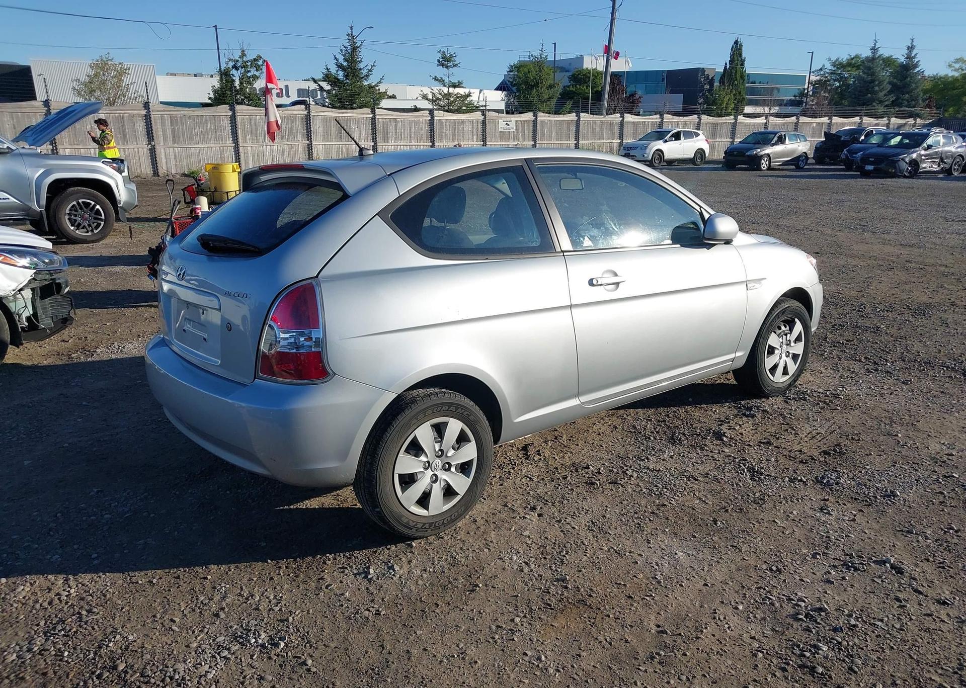 2011 HYUNDAI ACCENT
