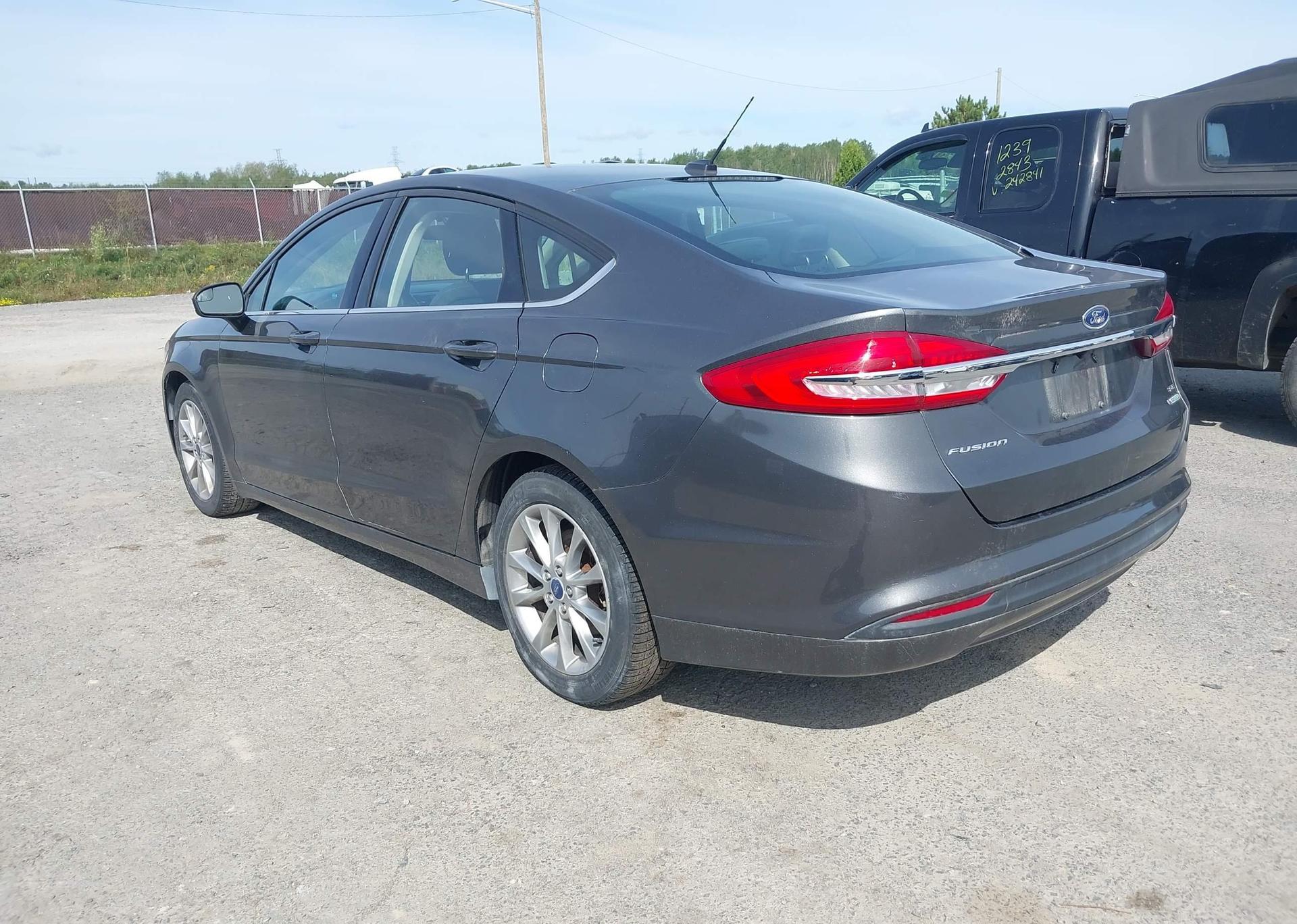 2017 FORD FUSION SE