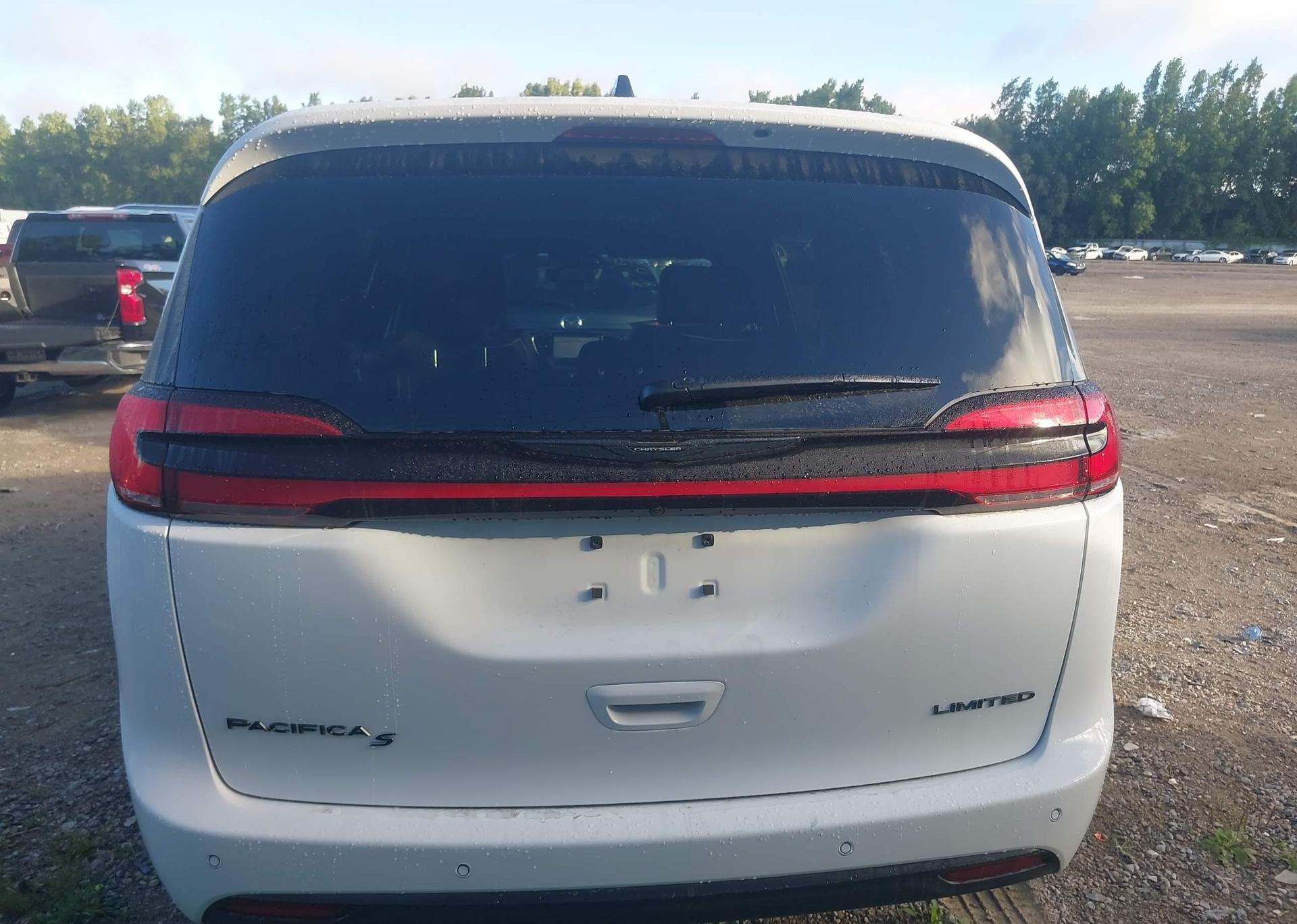 2025 CHRYSLER PACIFICA LIMITED