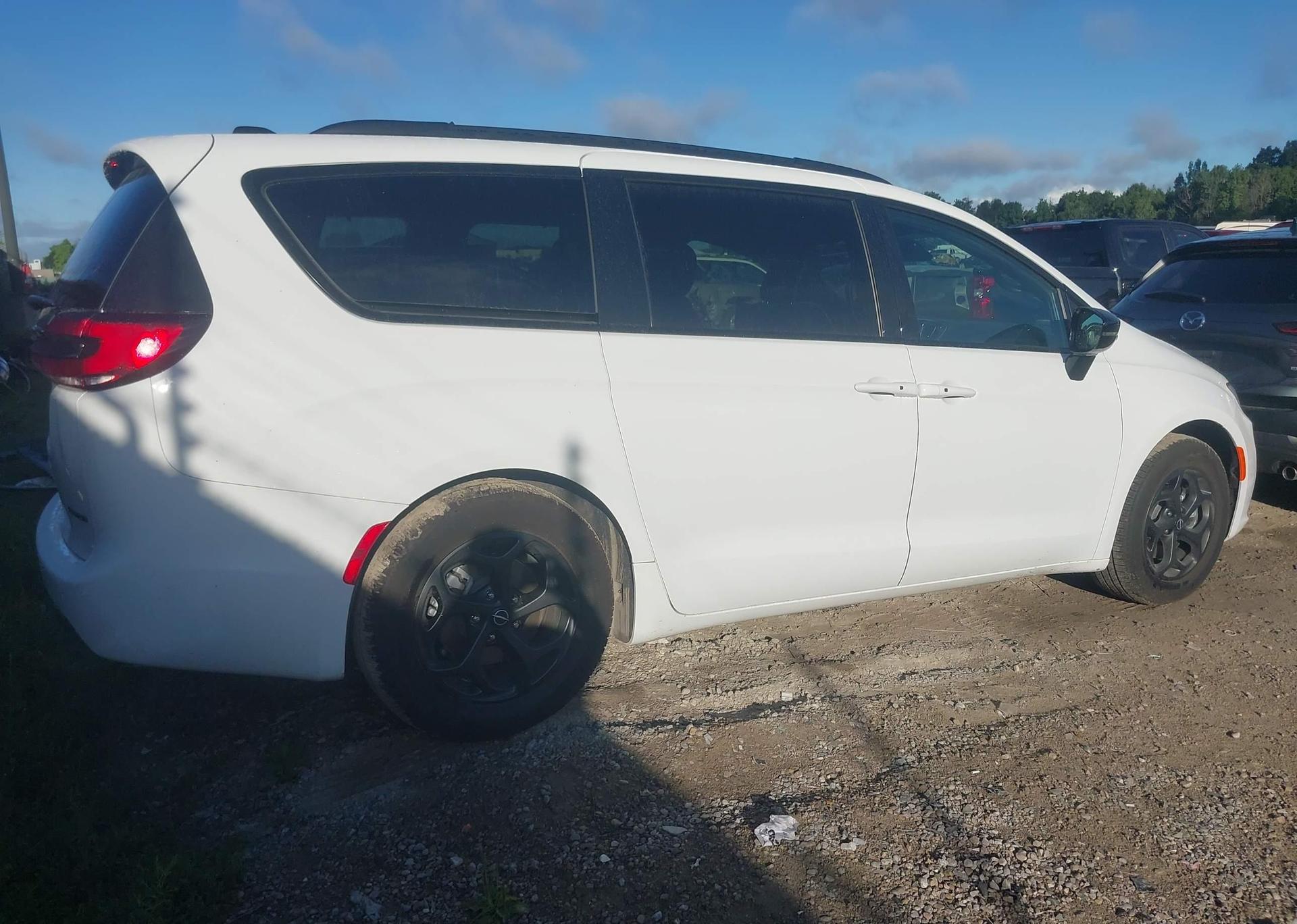 2025 CHRYSLER PACIFICA LIMITED