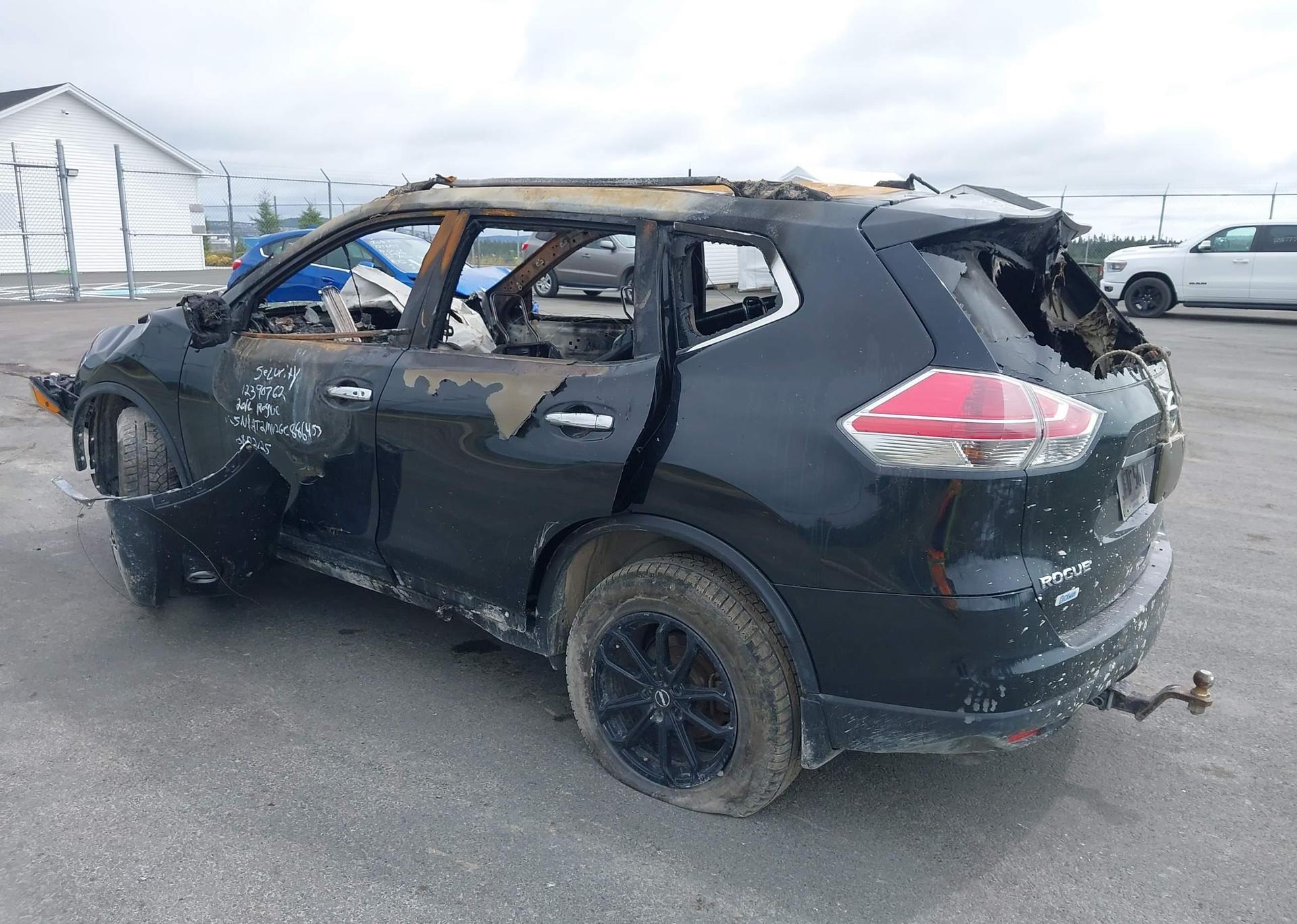 2016 NISSAN ROGUE S