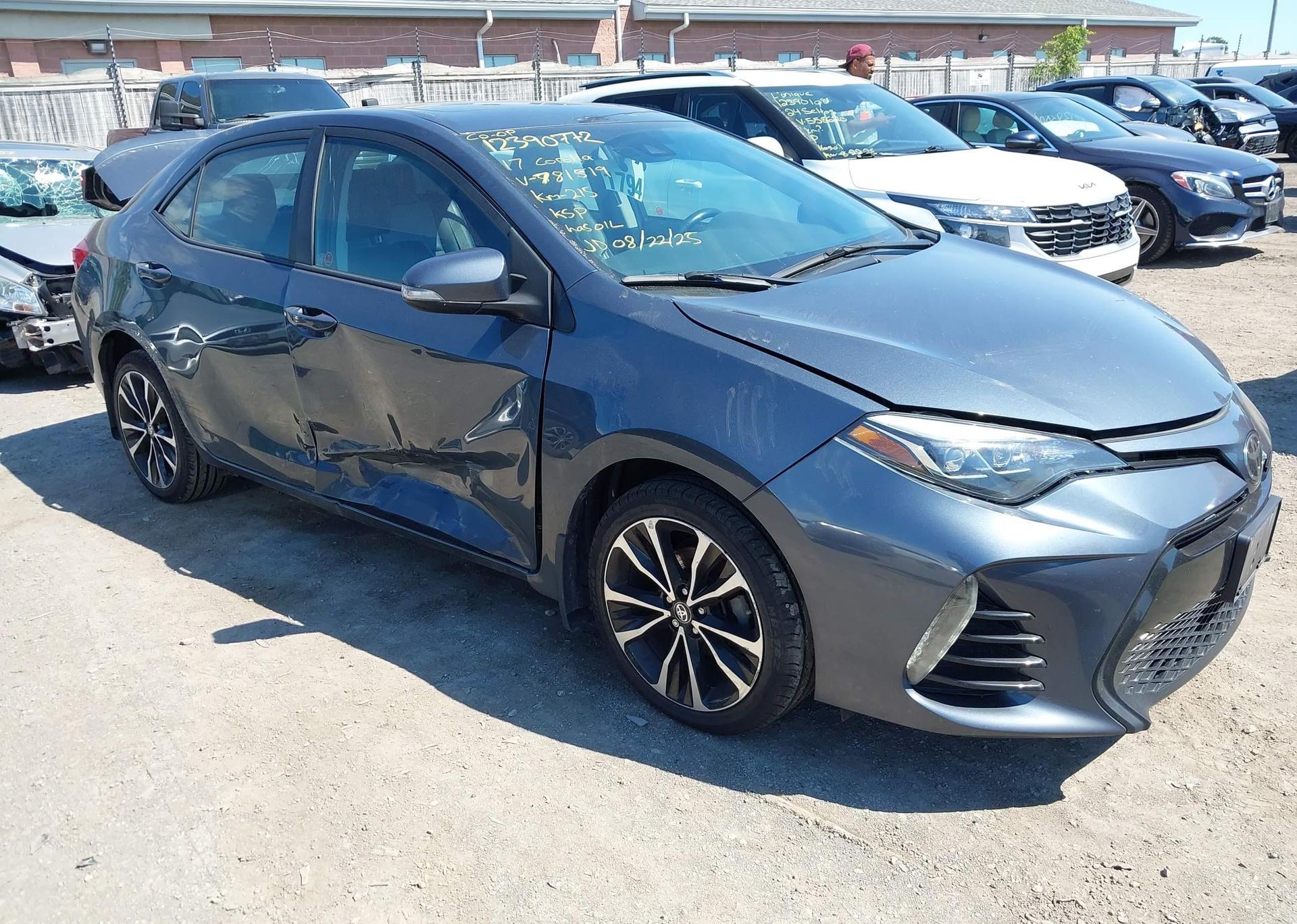 2017 TOYOTA COROLLA SE