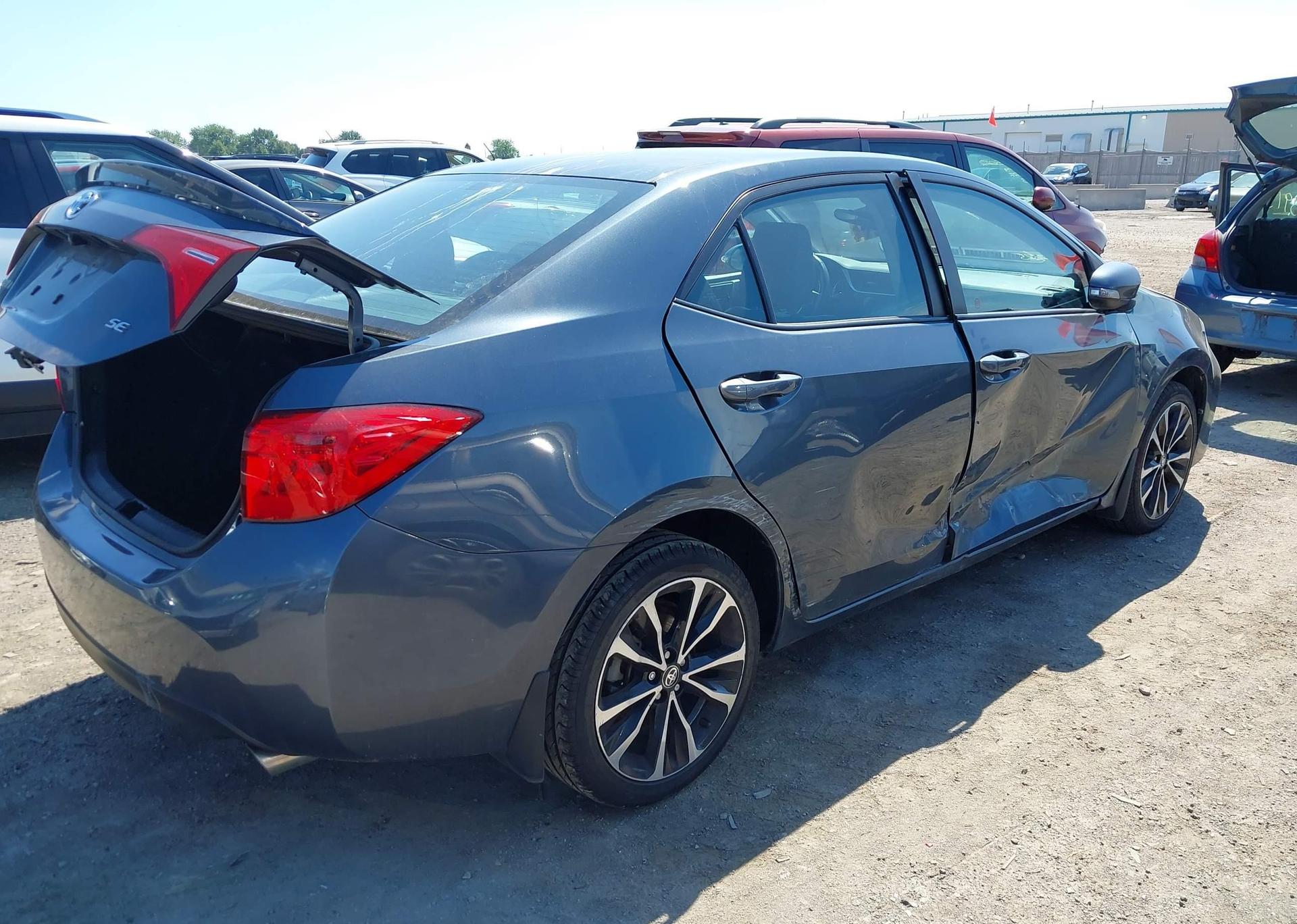 2017 TOYOTA COROLLA SE