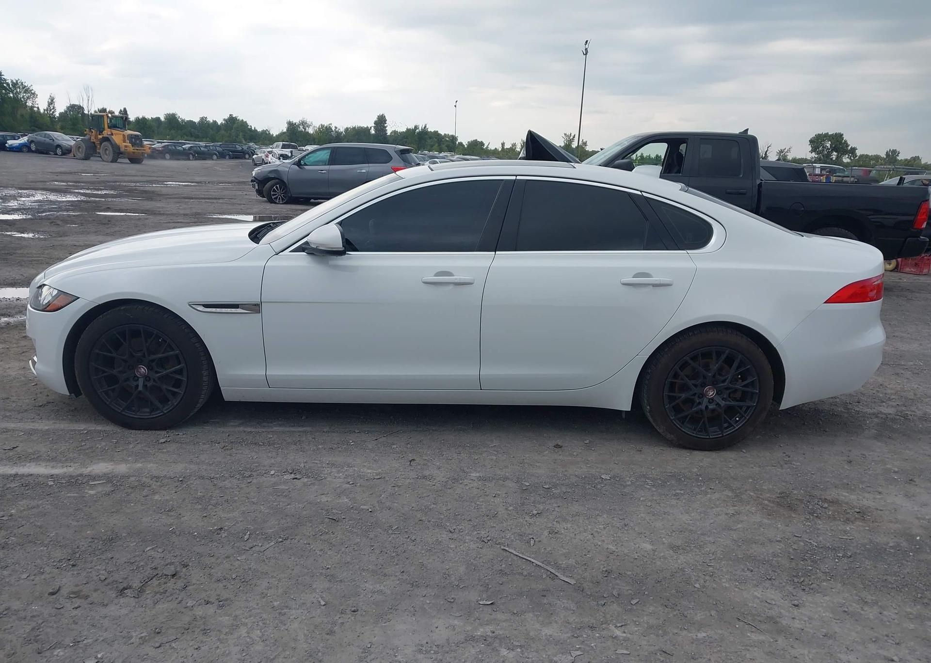 2018 JAGUAR XF 25T PREMIUM