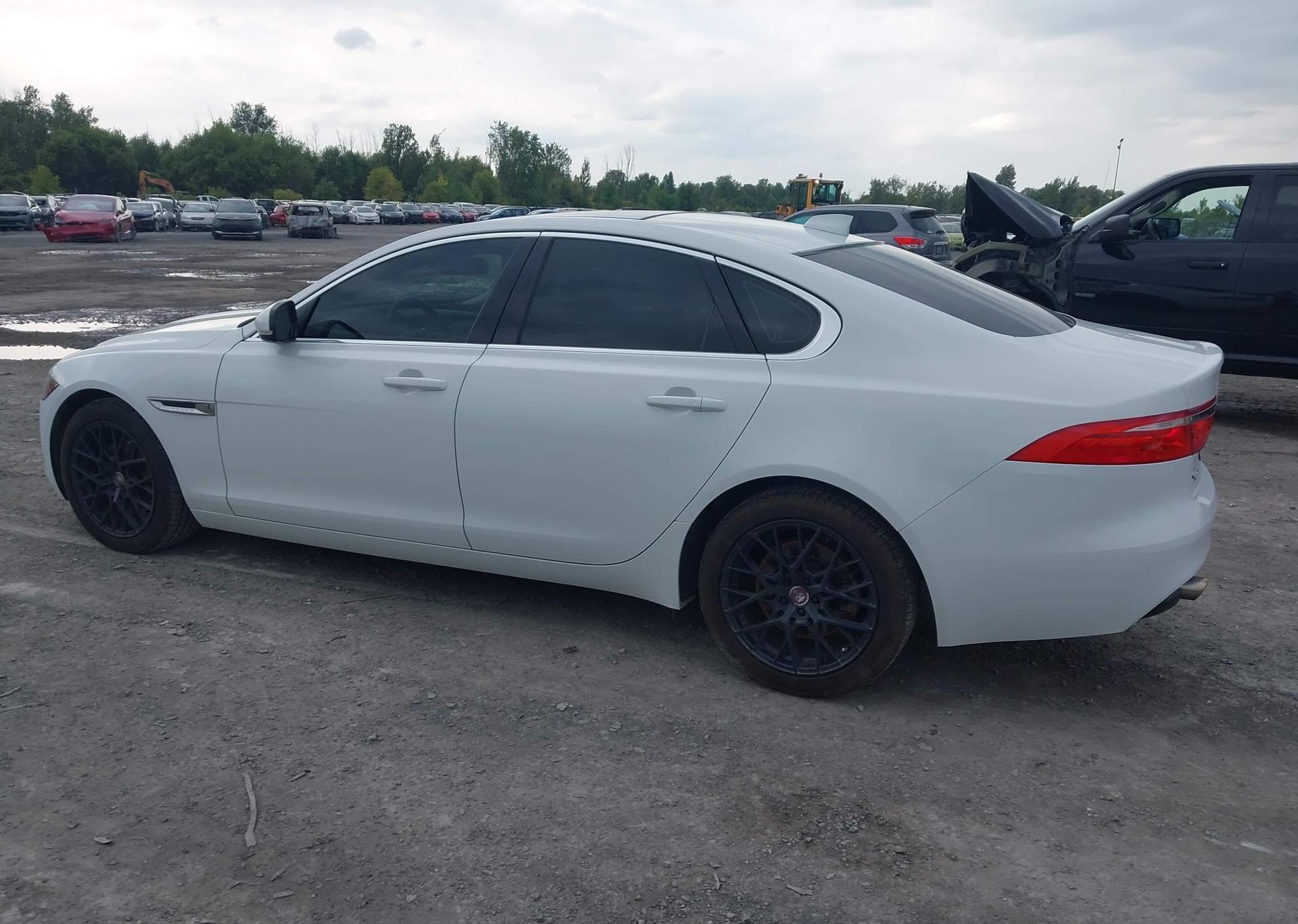 2018 JAGUAR XF 25T PREMIUM