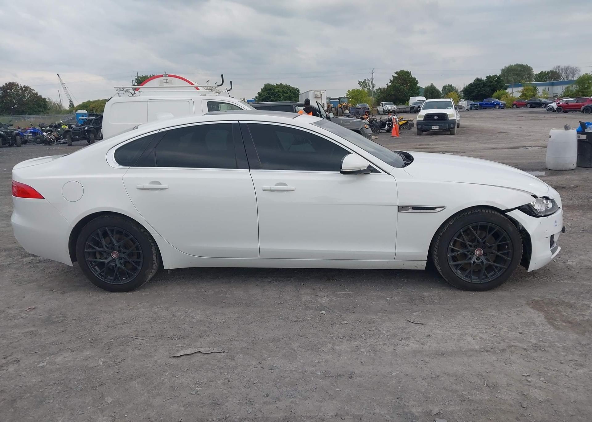 2018 JAGUAR XF 25T PREMIUM