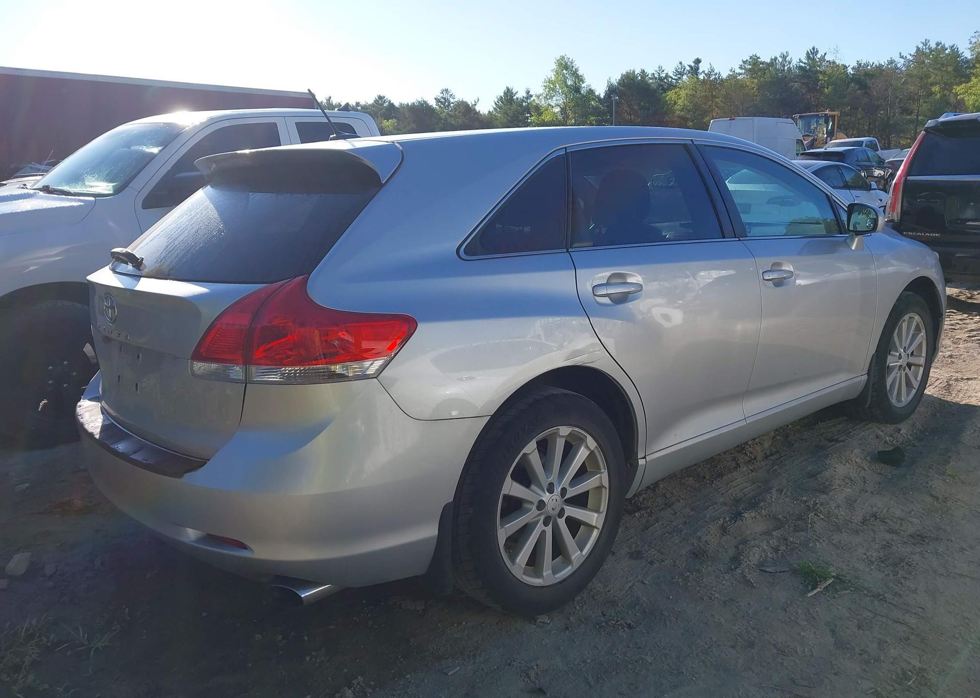 2010 TOYOTA VENZA