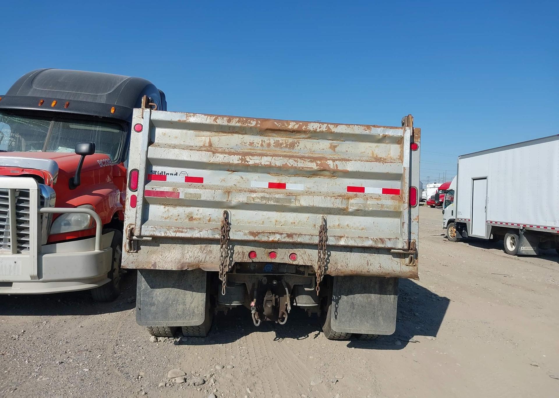 1999 FREIGHTLINER CONVENTIONAL FLD120
