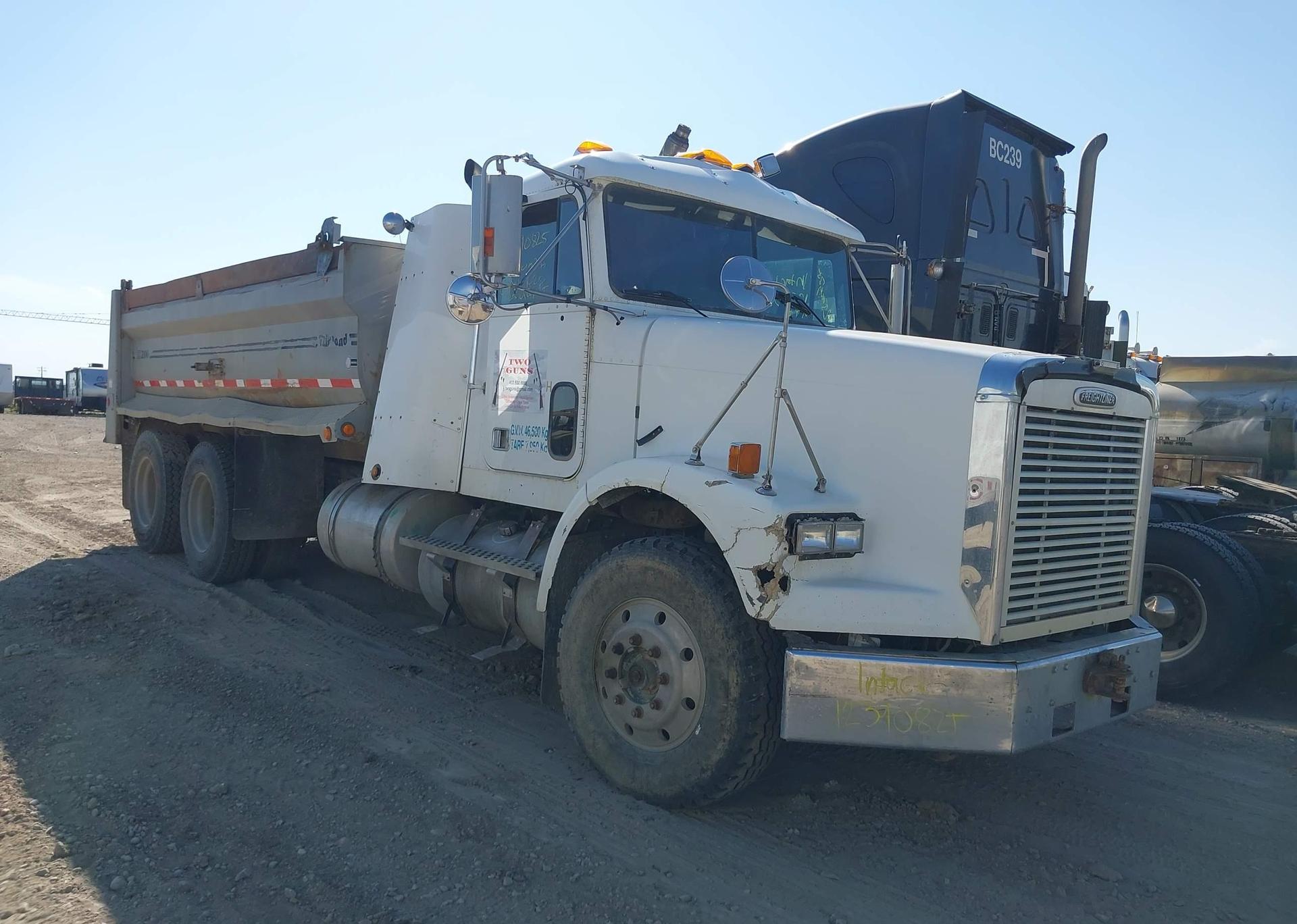 1999 FREIGHTLINER CONVENTIONAL FLD120