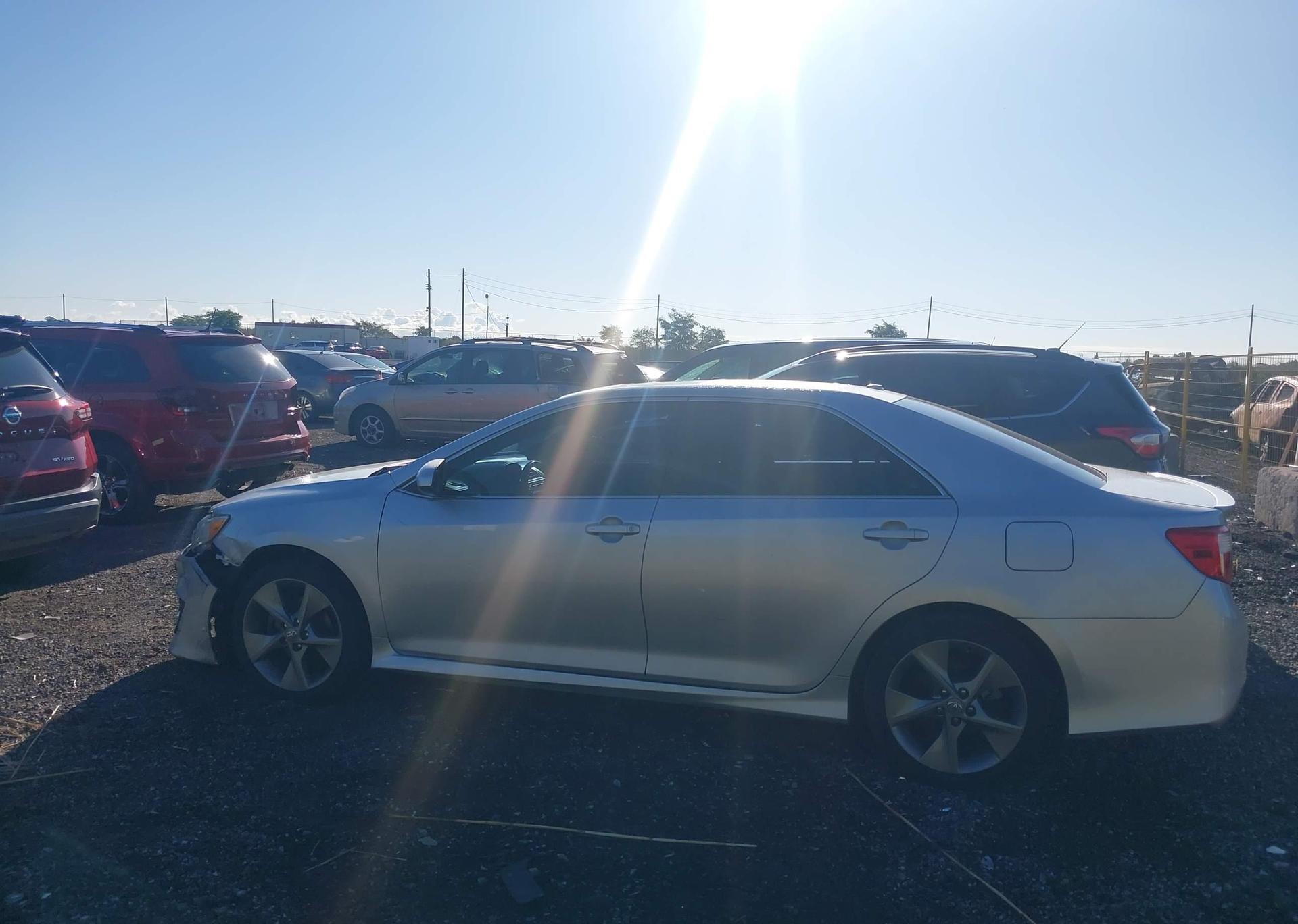 2012 TOYOTA CAMRY SE