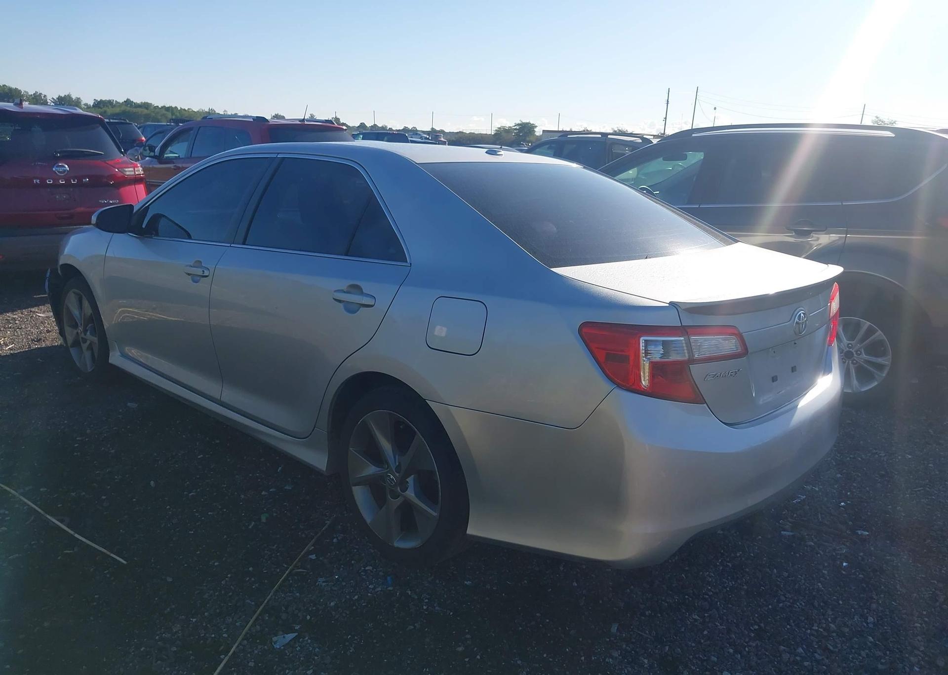 2012 TOYOTA CAMRY SE