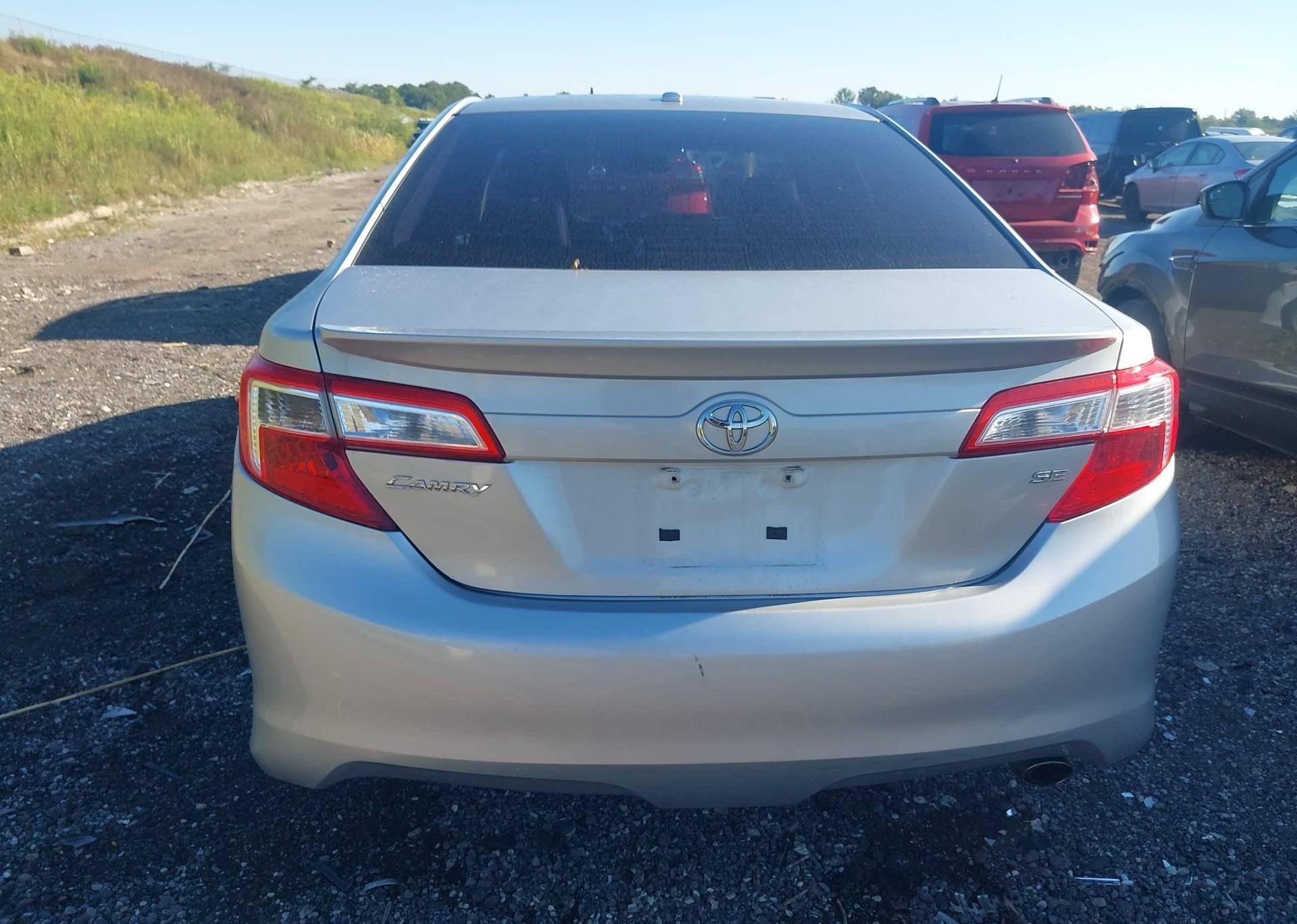 2012 TOYOTA CAMRY SE