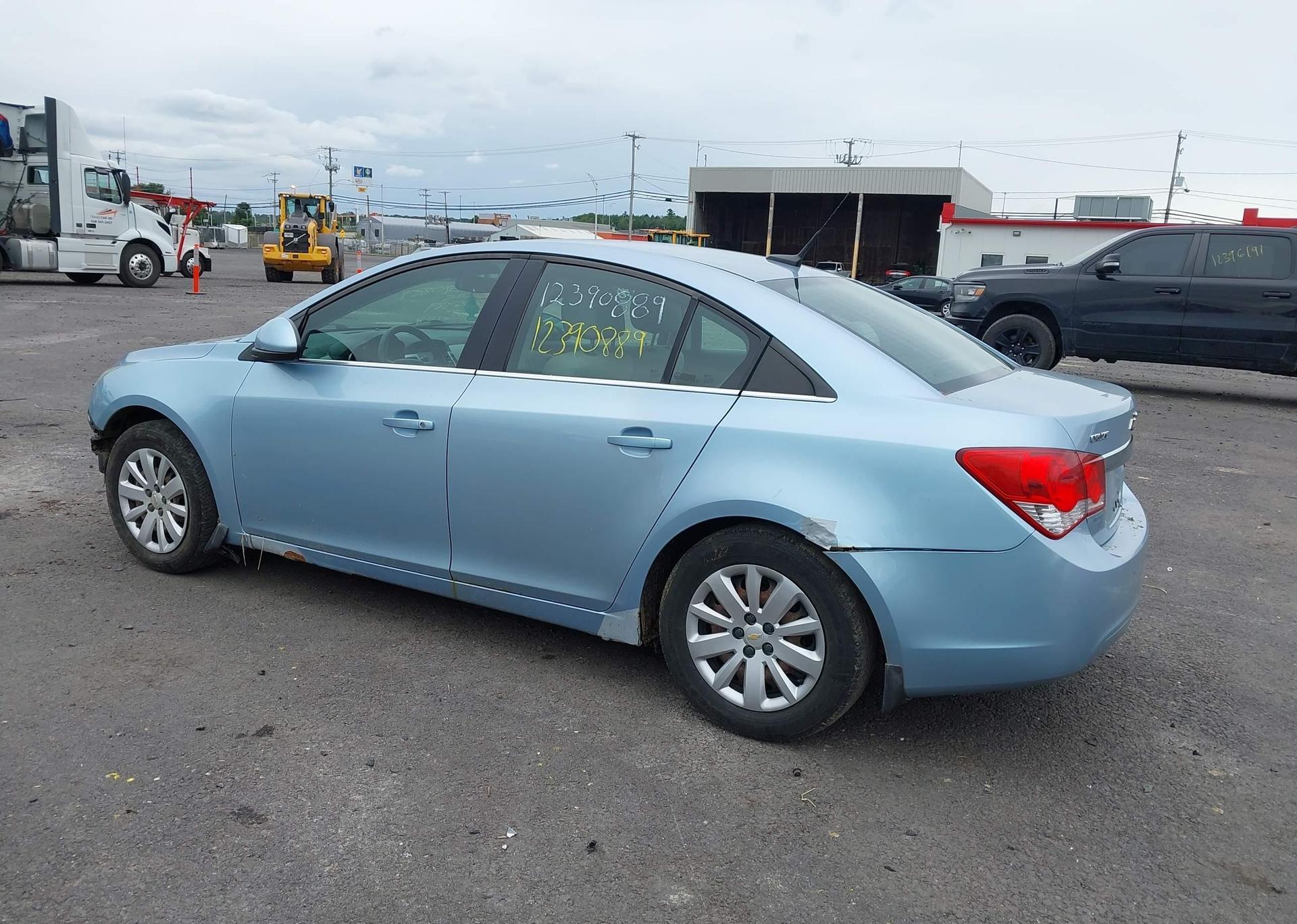 2011 CHEVROLET CRUZE