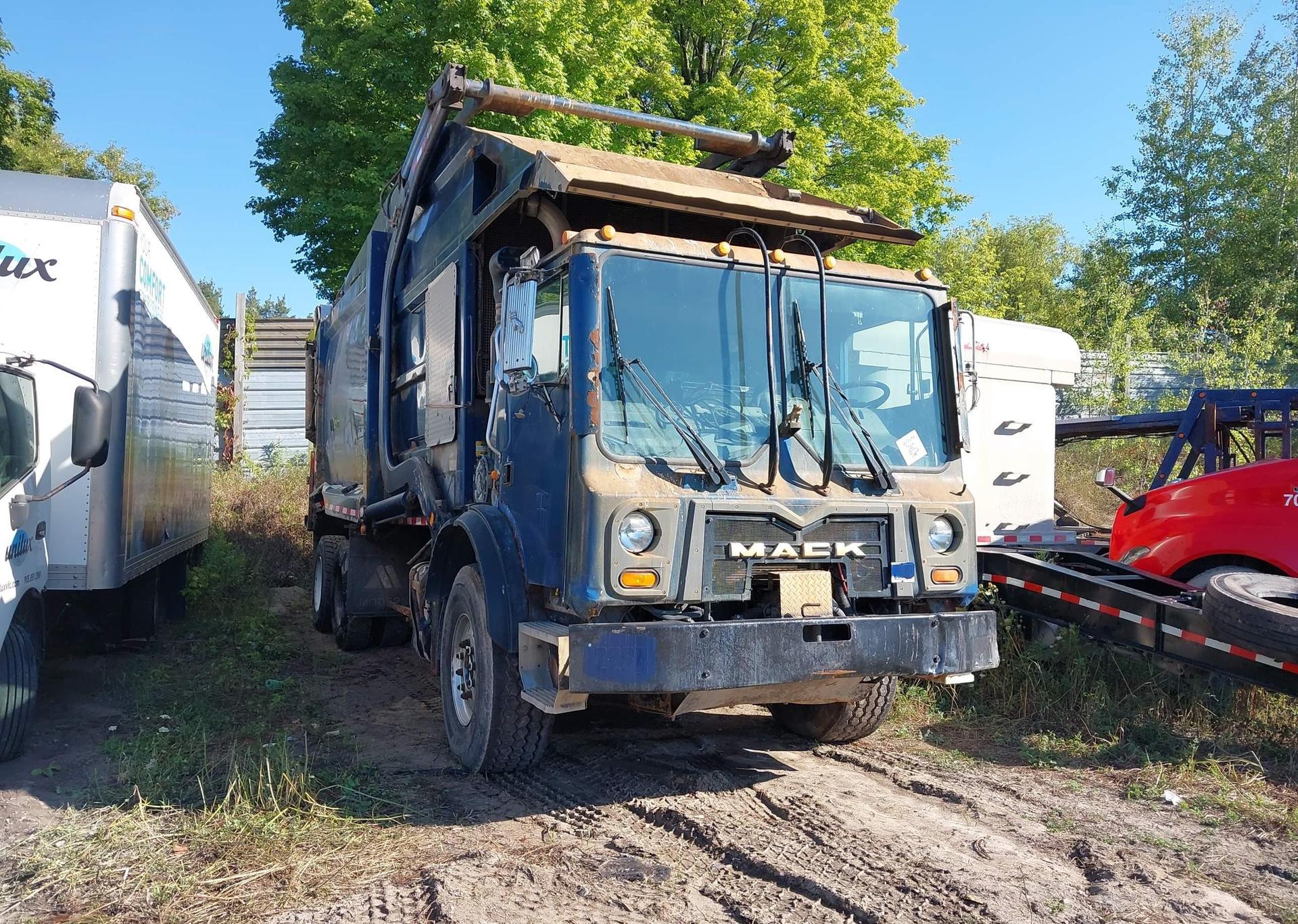 2012 MACK 600 MRU600