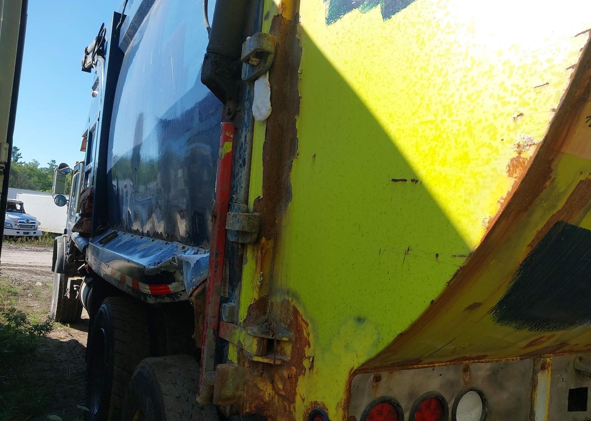 2012 MACK 600 MRU600