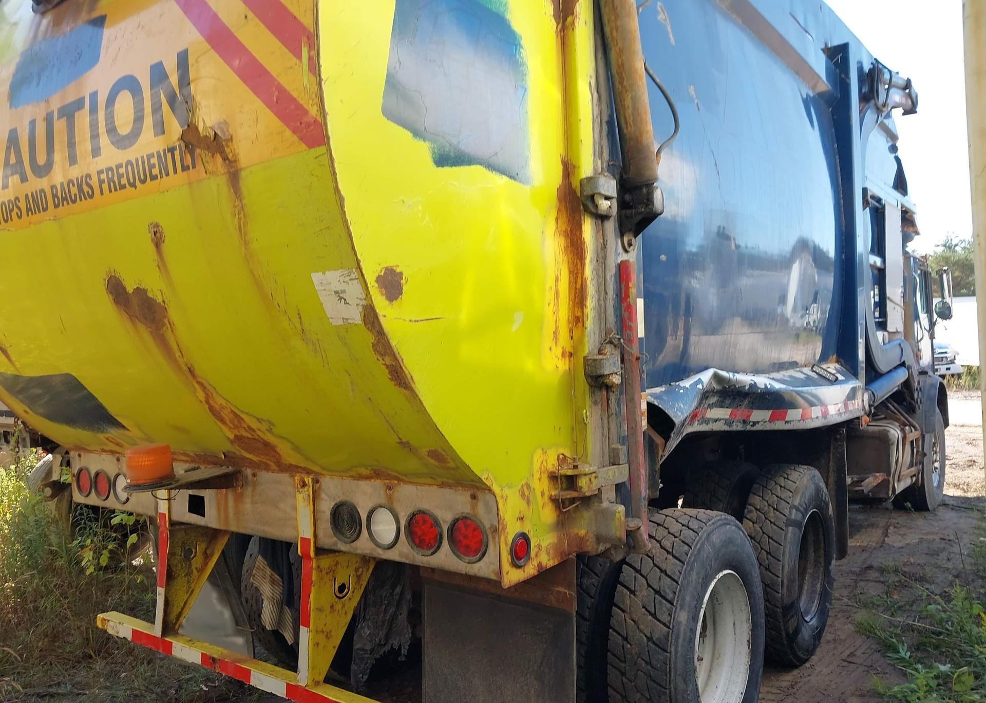 2012 MACK 600 MRU600