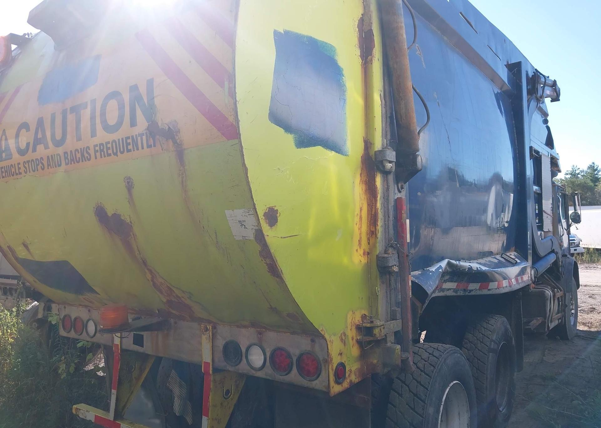 2012 MACK 600 MRU600