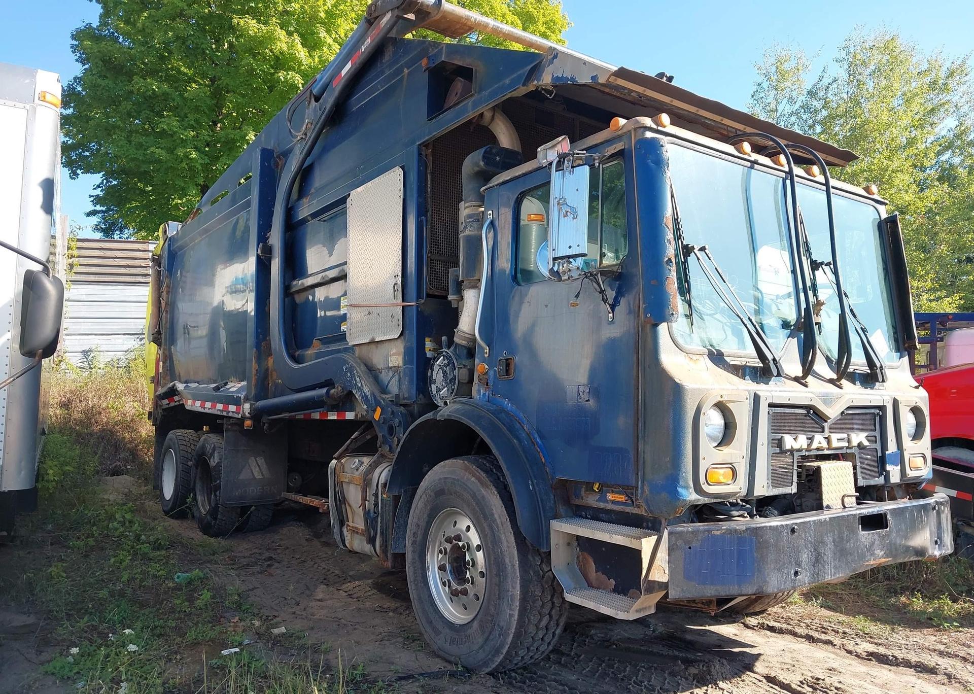 2012 MACK 600 MRU600