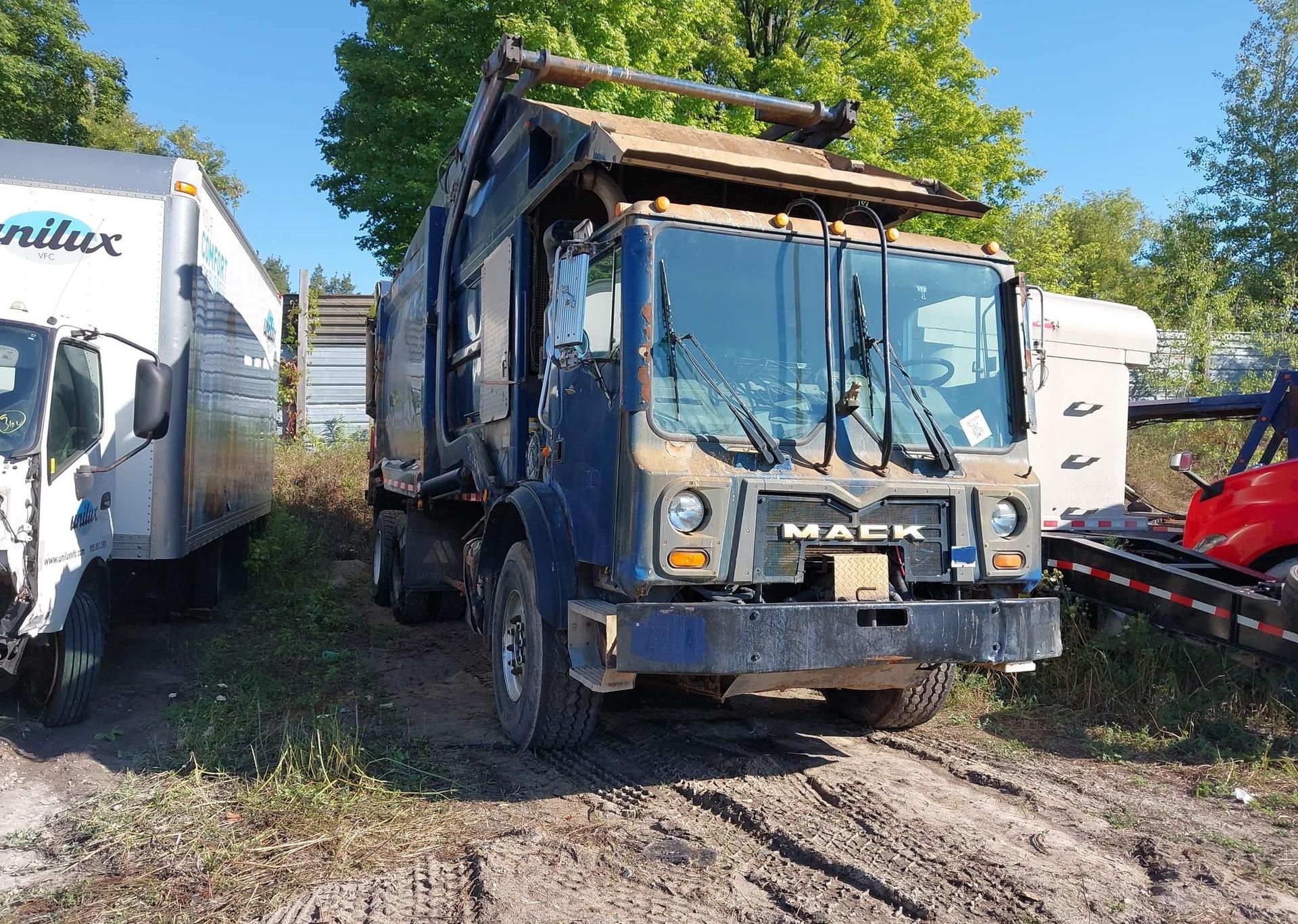 2012 MACK 600 MRU600