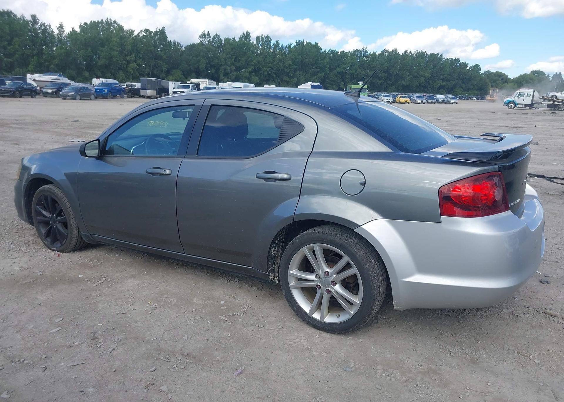 2013 DODGE AVENGER SE