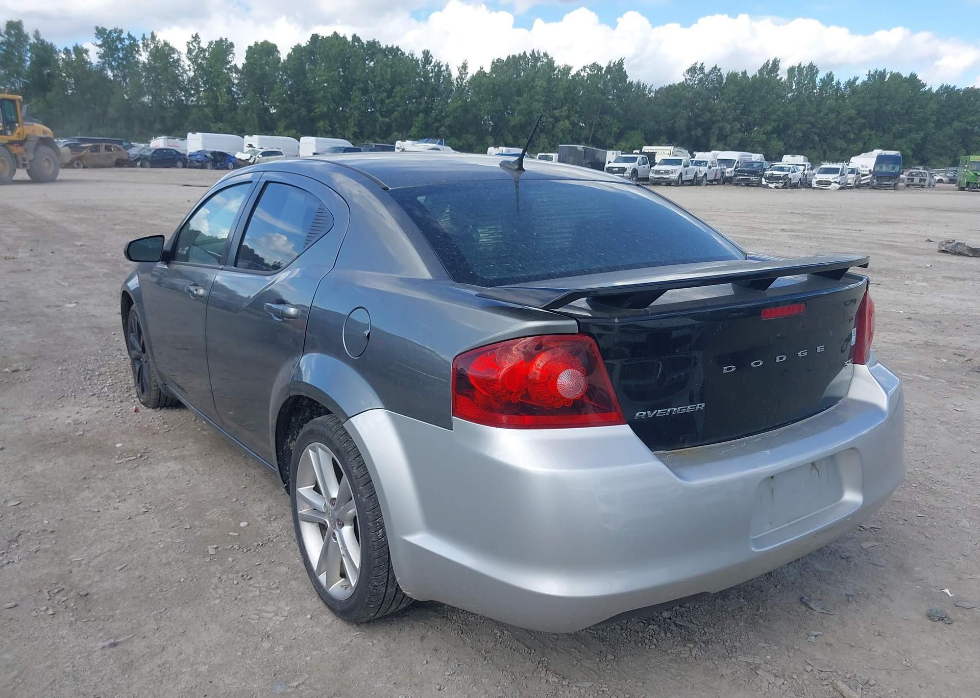 2013 DODGE AVENGER SE