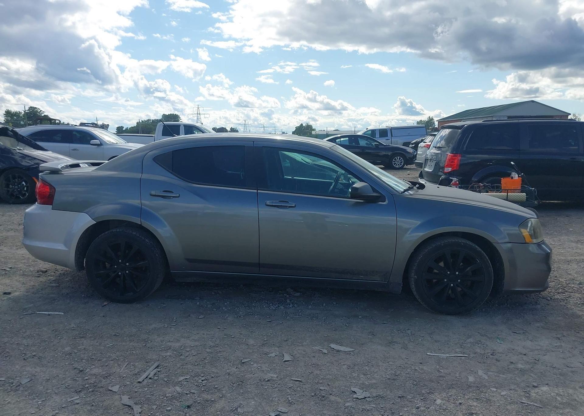 2013 DODGE AVENGER SE