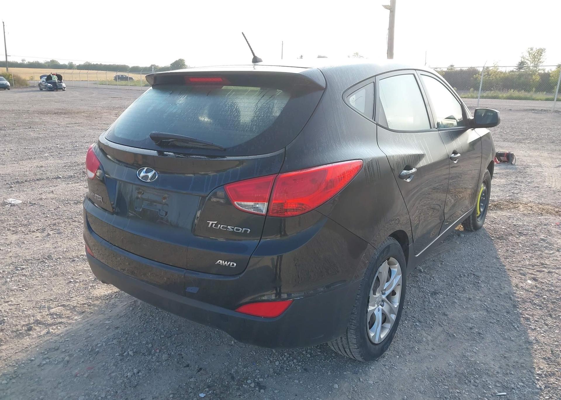 2011 HYUNDAI TUCSON