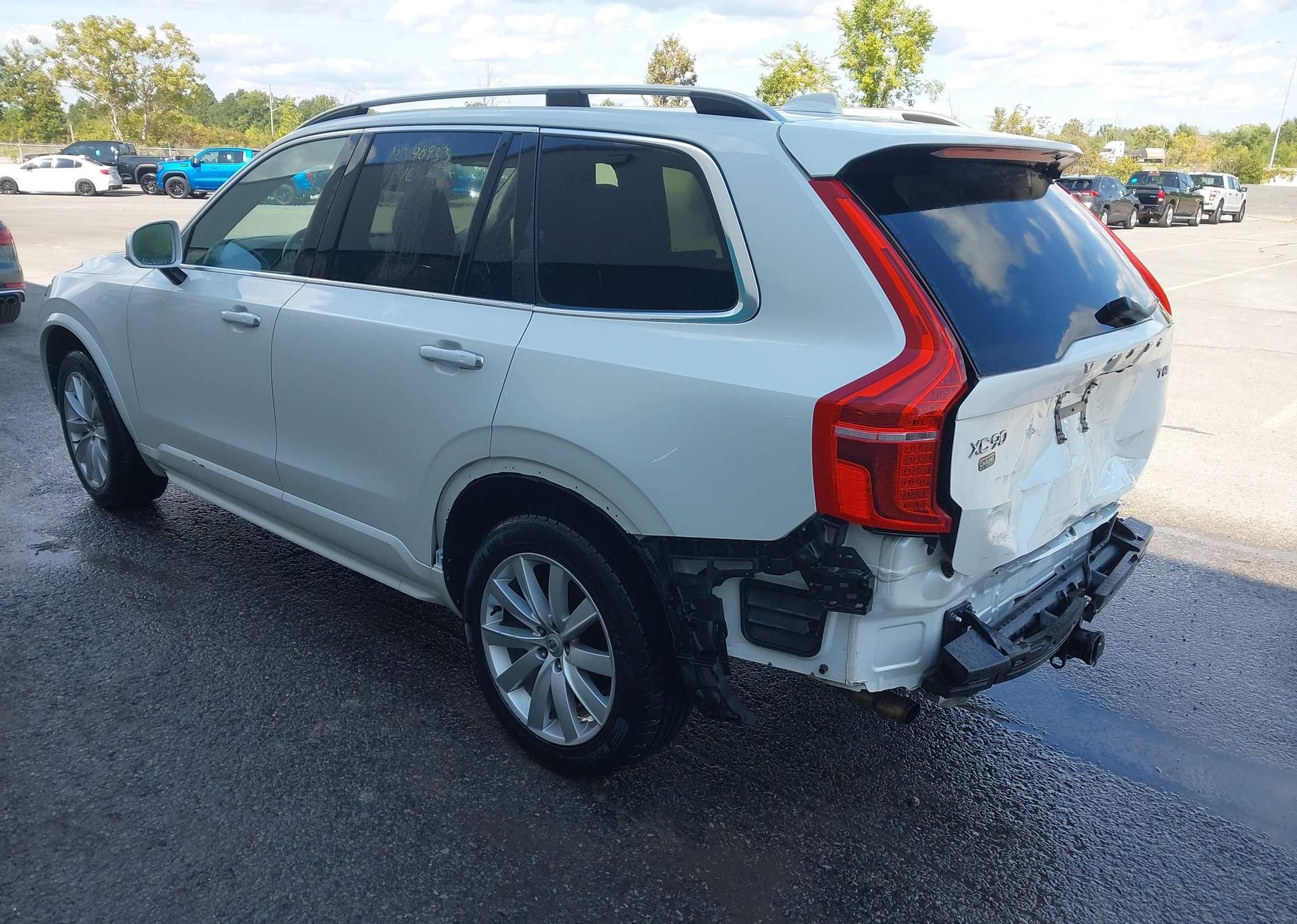 2016 VOLVO XC90 T6