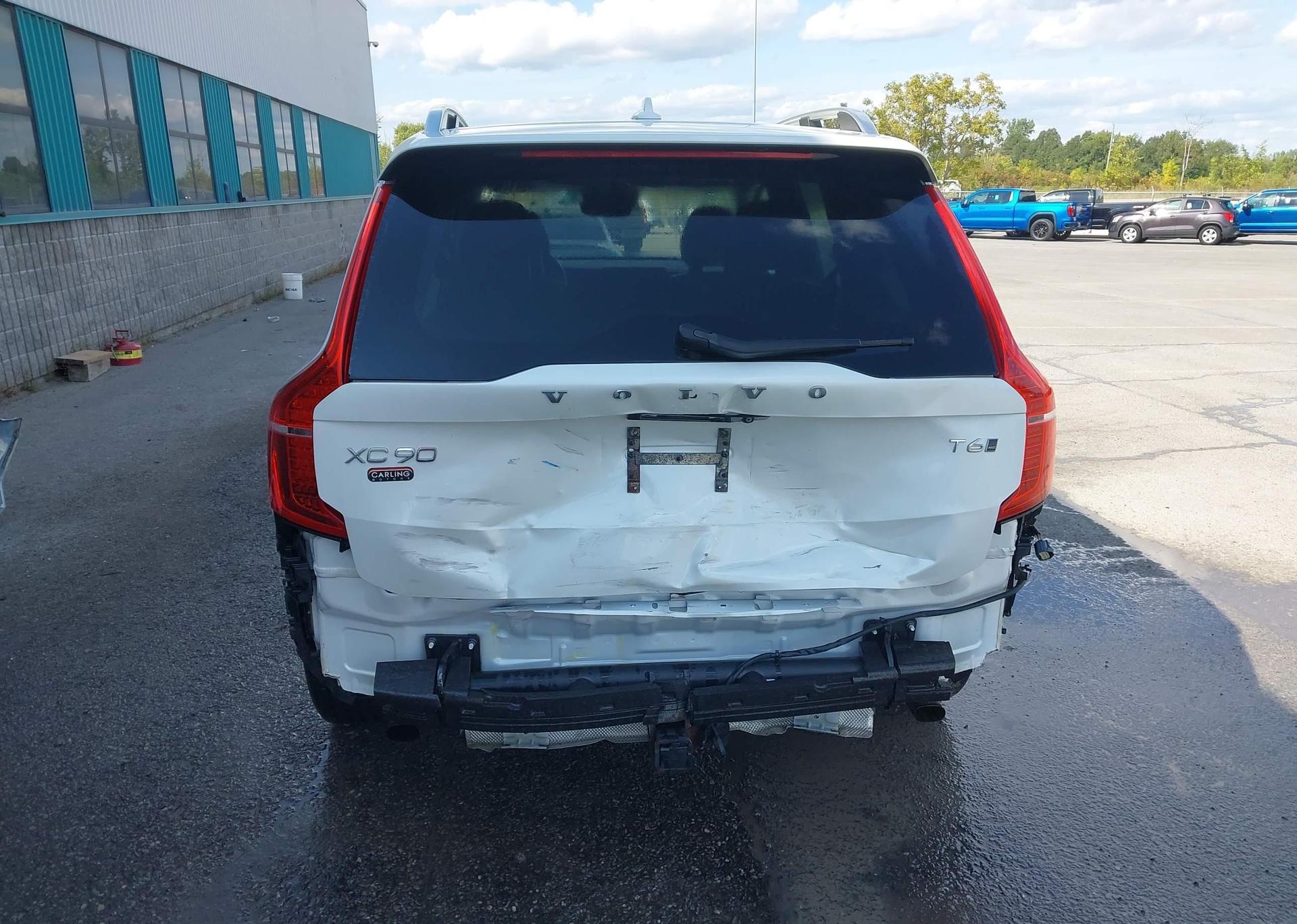 2016 VOLVO XC90 T6