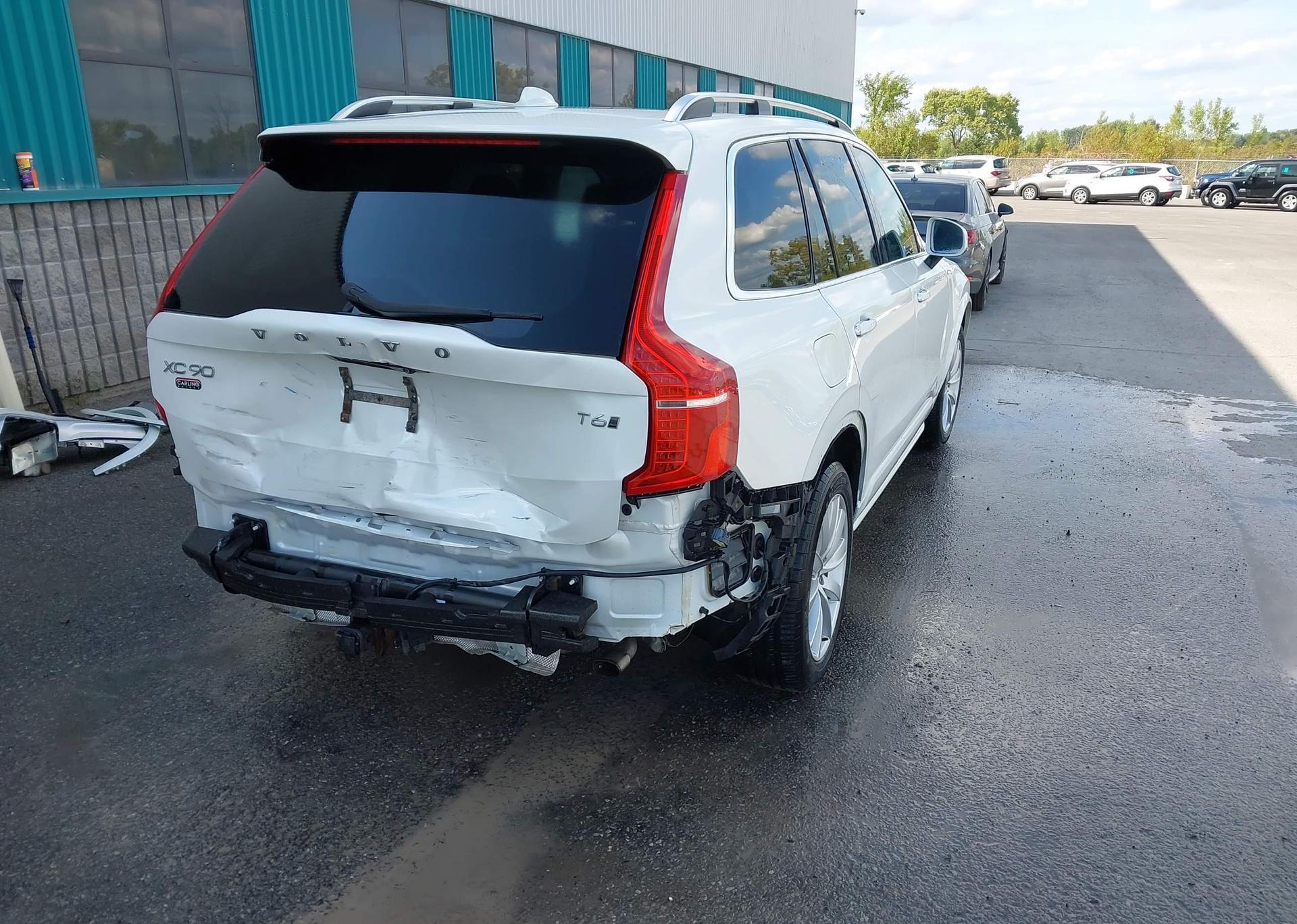 2016 VOLVO XC90 T6