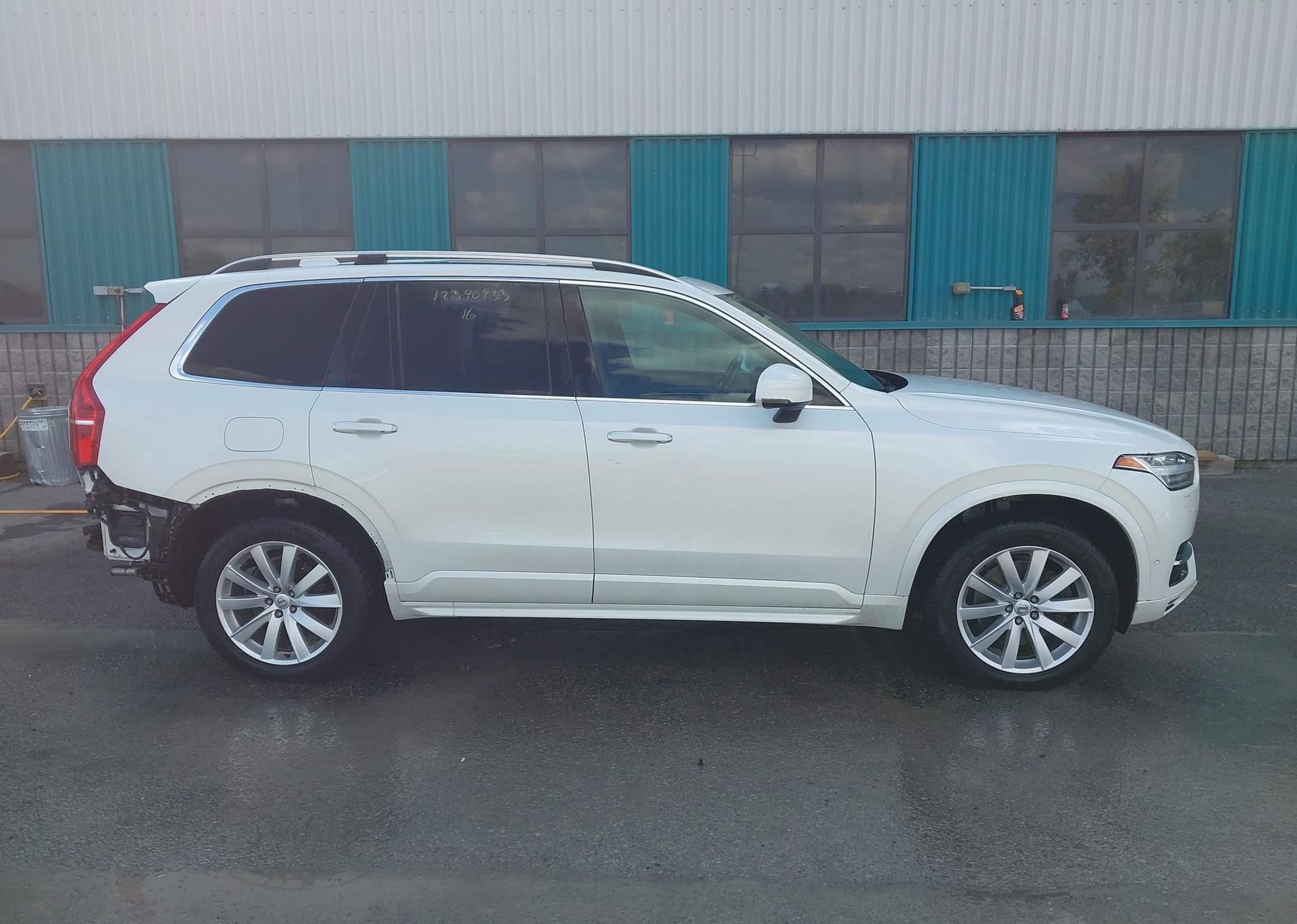 2016 VOLVO XC90 T6